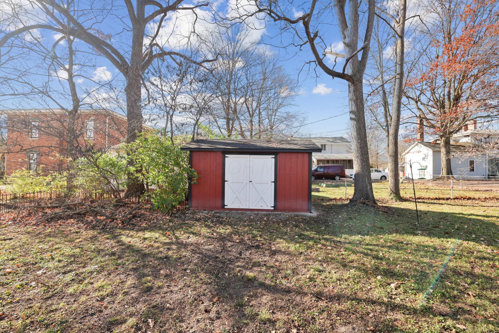 102 W Lincoln Avenue Property Photo 17