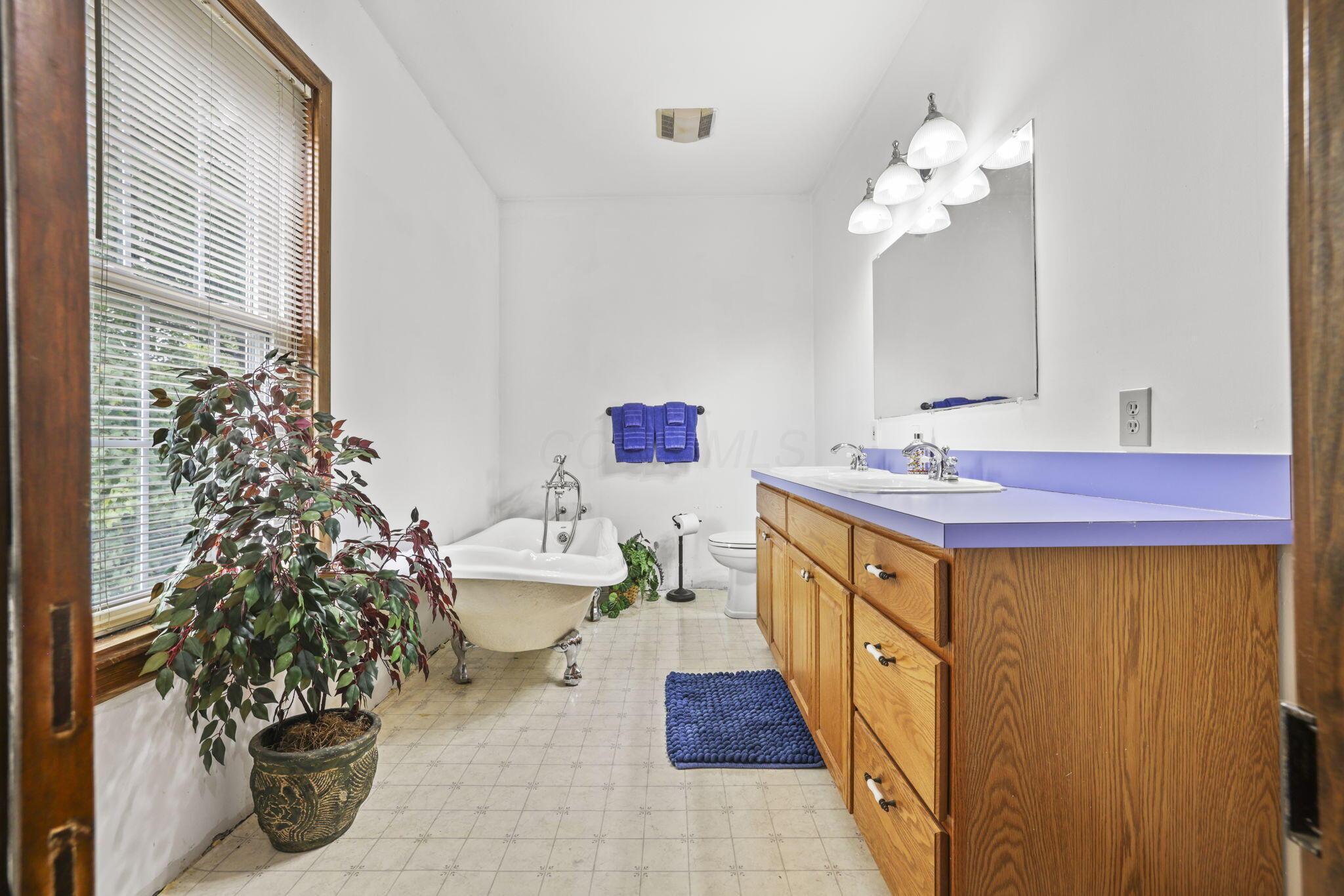 102 W Lincoln Avenue Property Photo 66