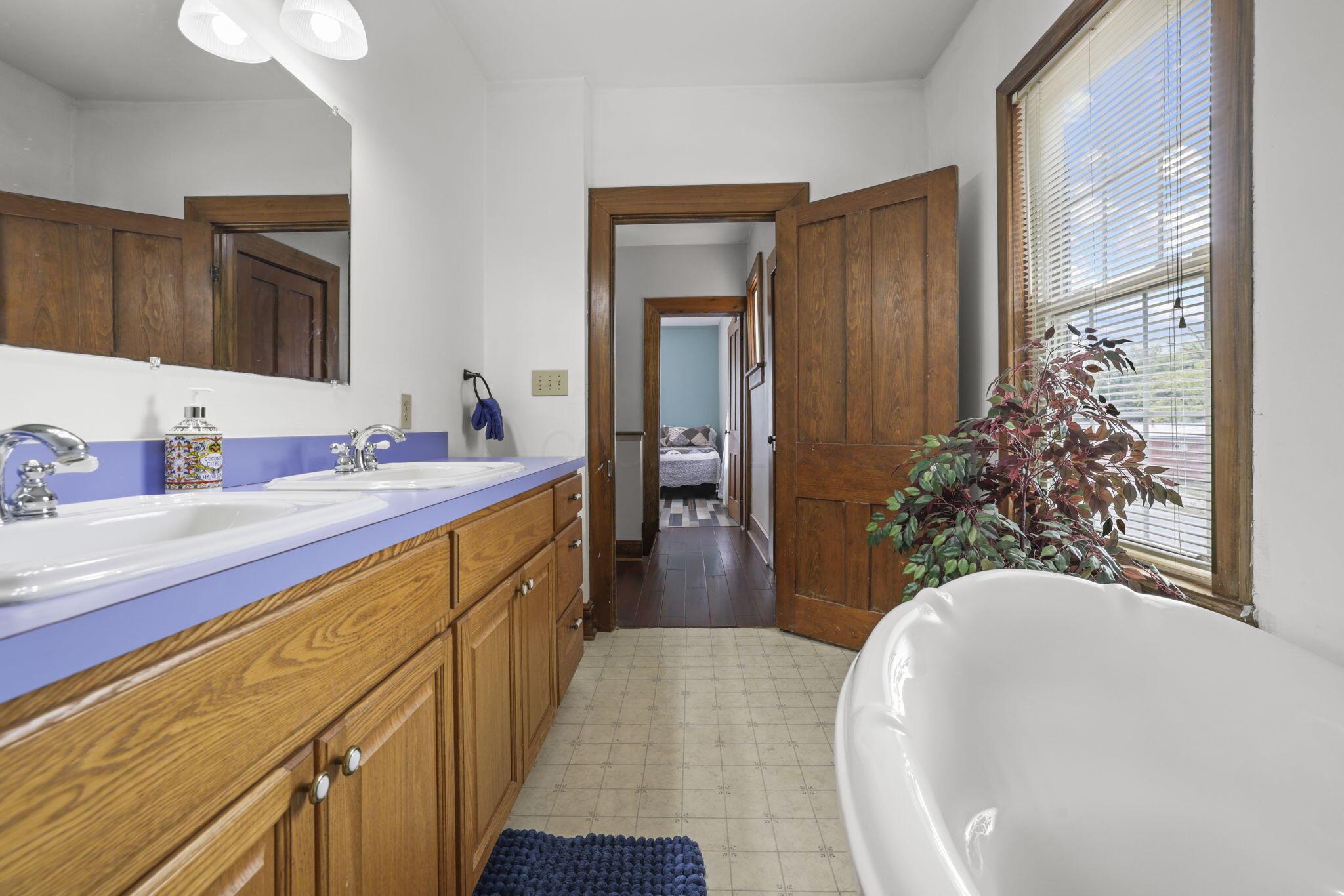 102 W Lincoln Avenue Property Photo 68