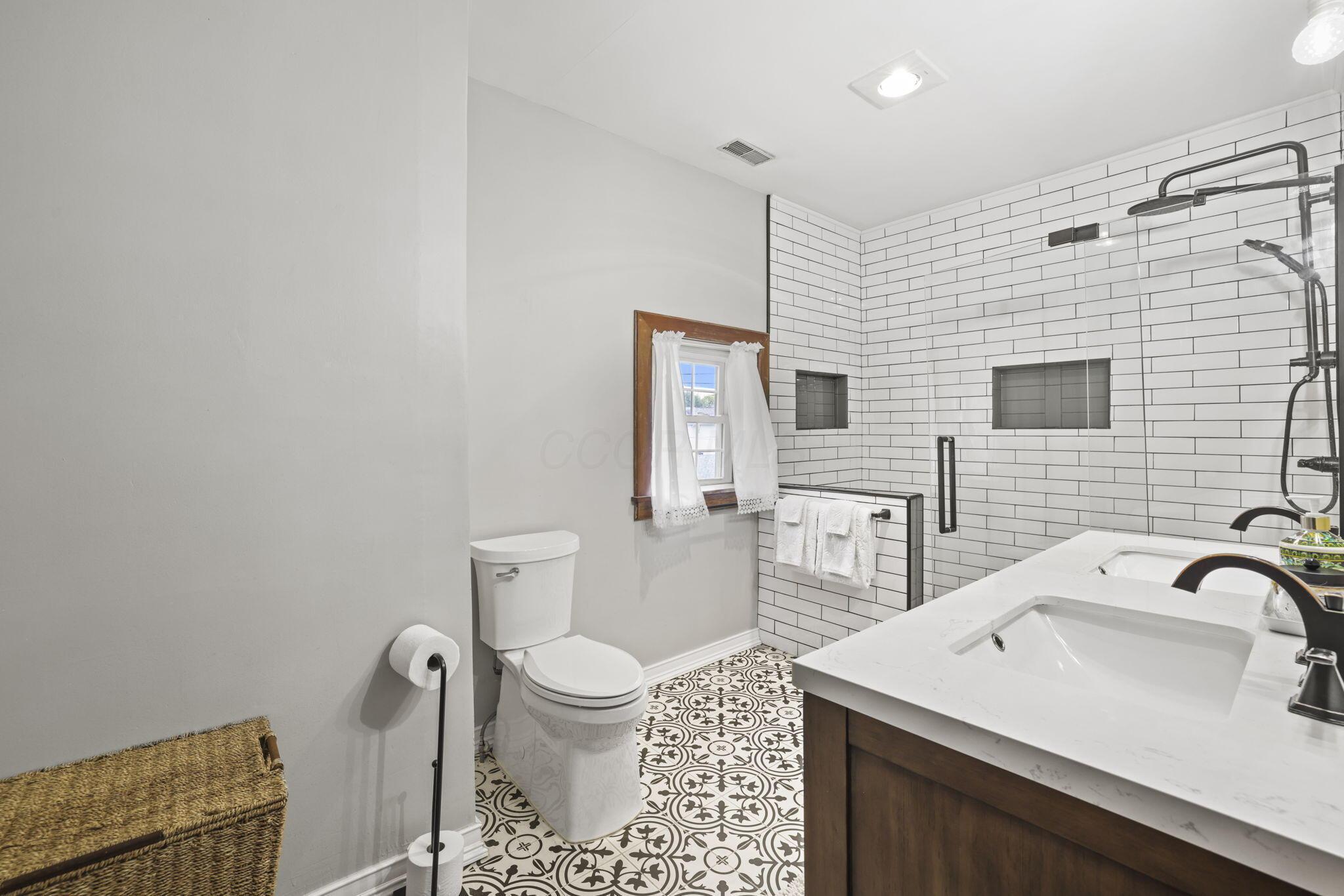 102 W Lincoln Avenue Property Photo 75