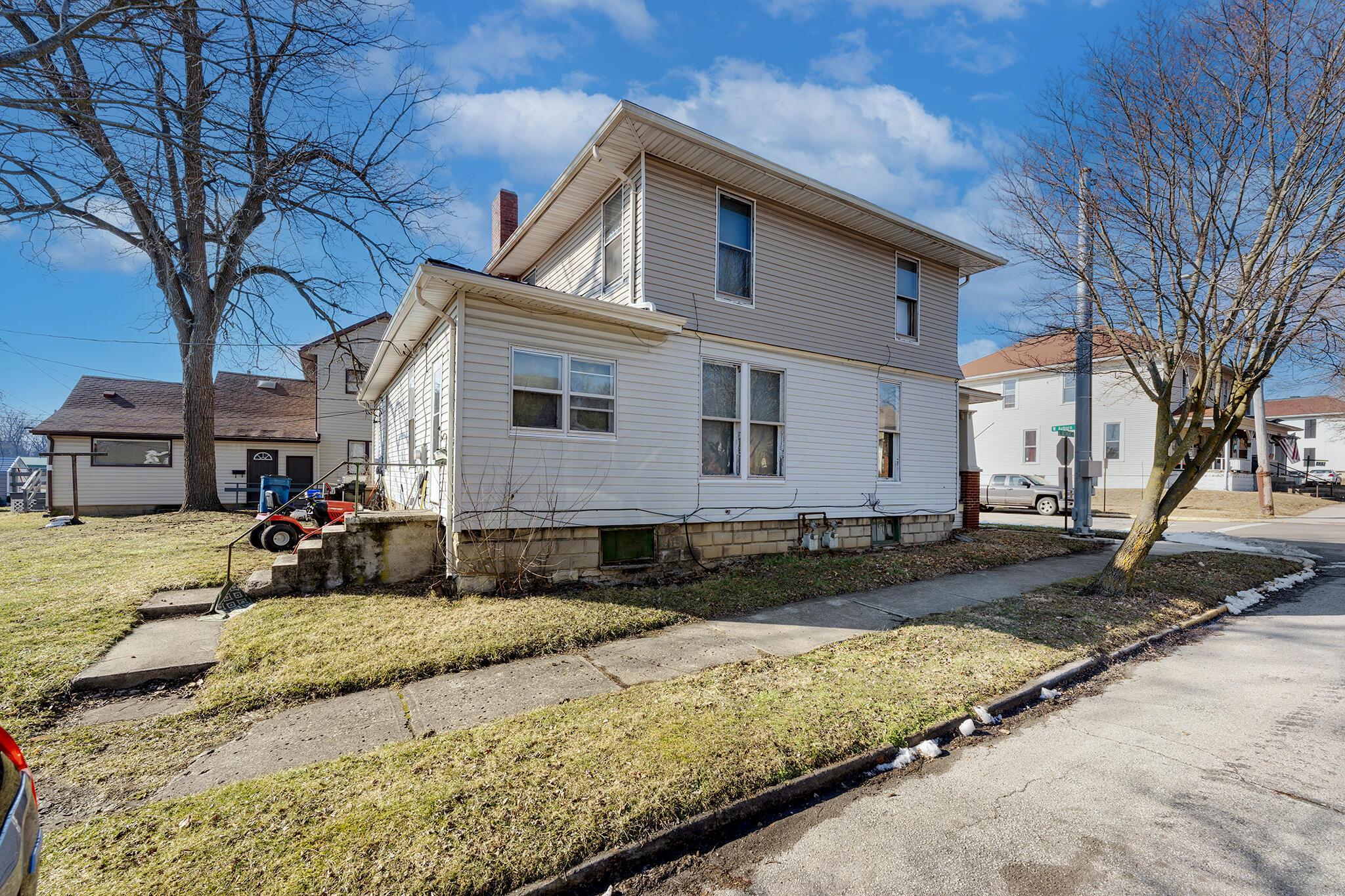 201 W Auburn Avenue Property Photo 3