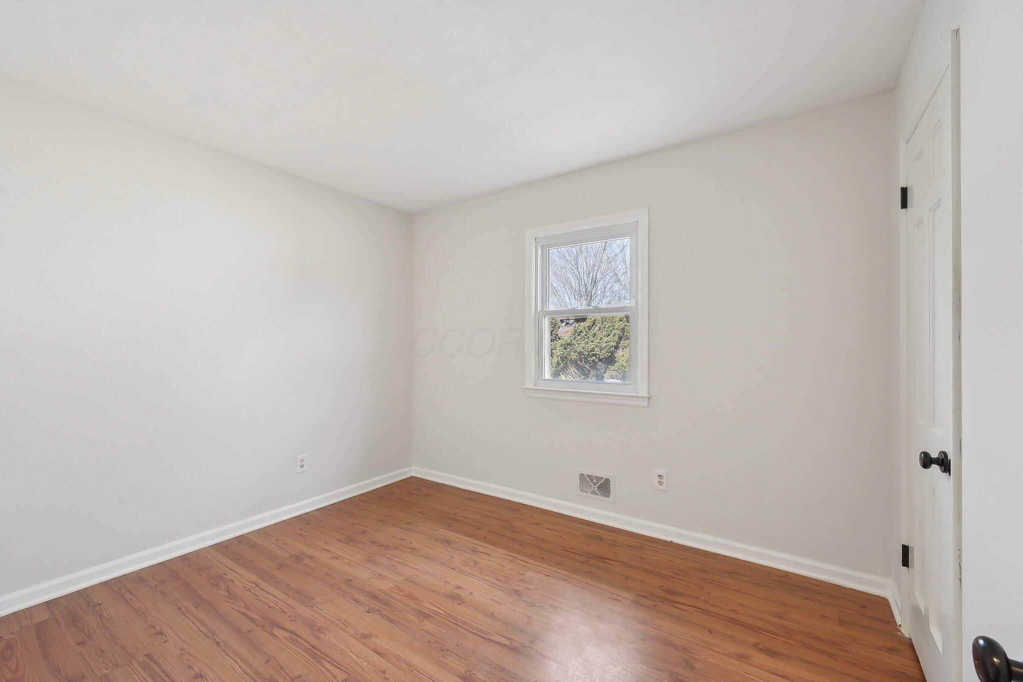 3883 Darbyshire Drive Property Photo 26