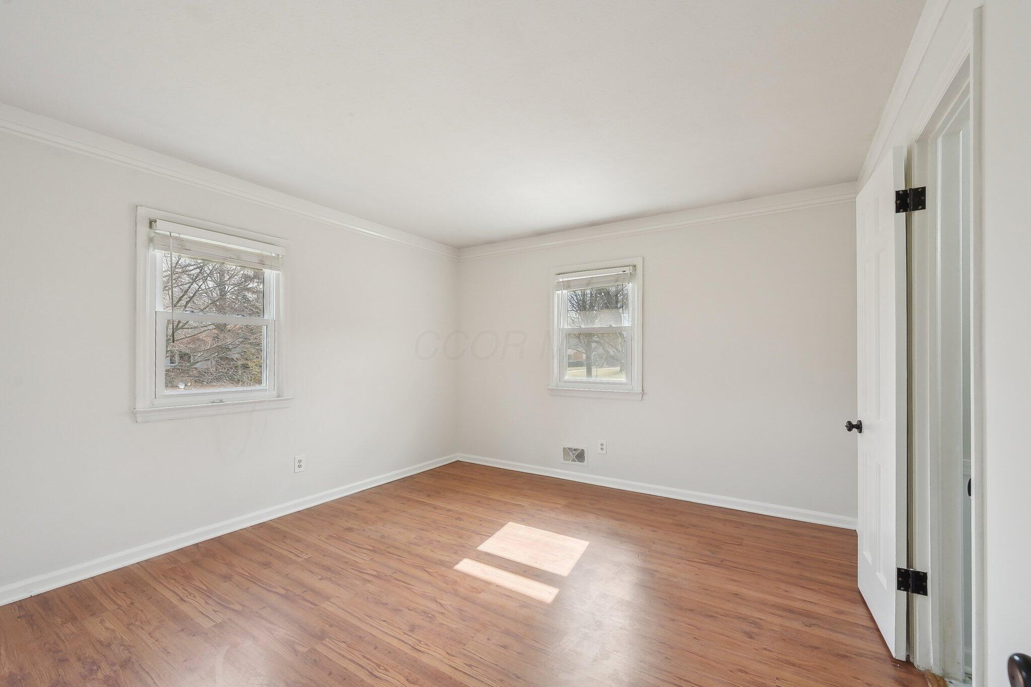 3883 Darbyshire Drive Property Photo 28
