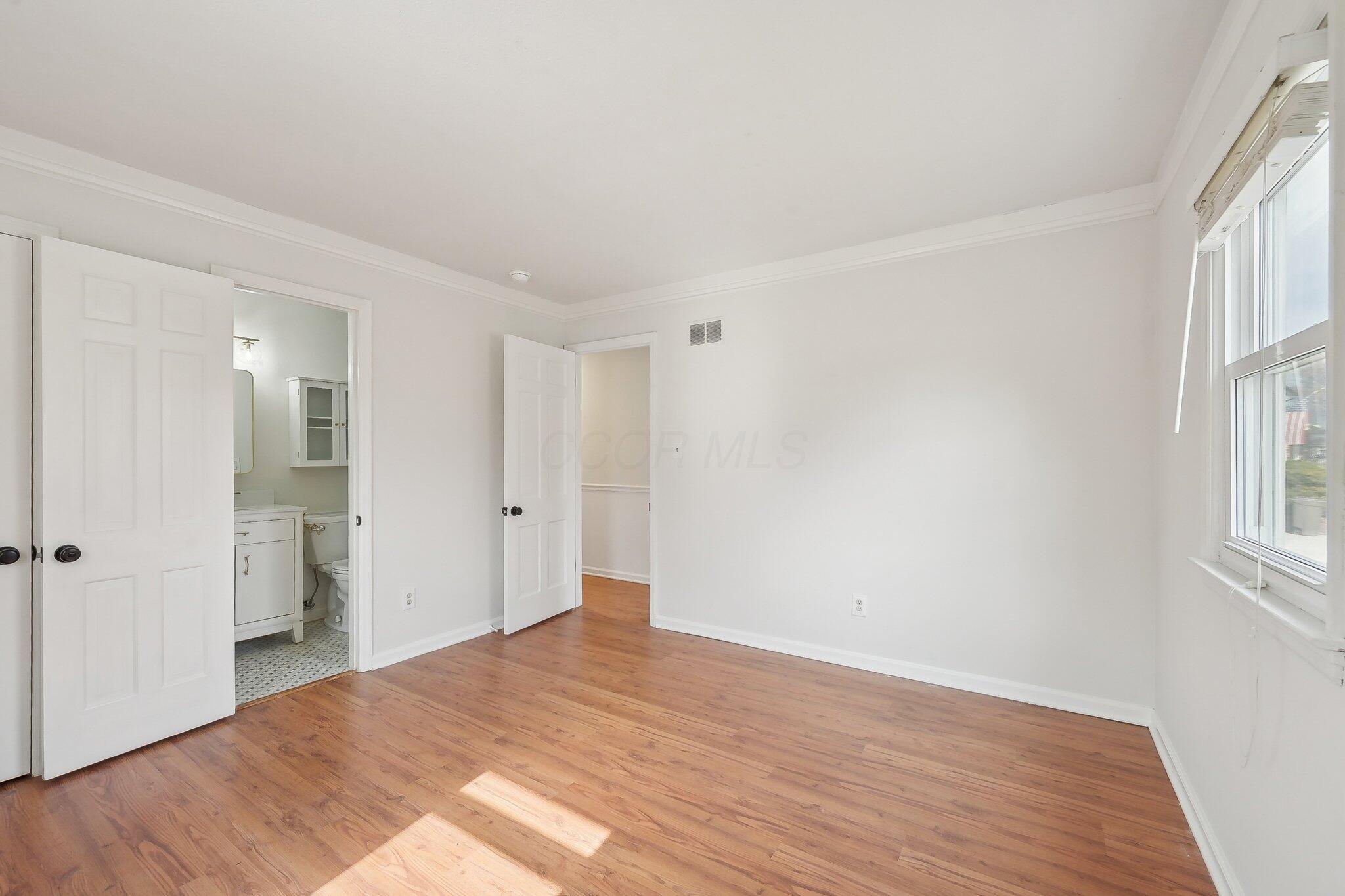 3883 Darbyshire Drive Property Photo 29