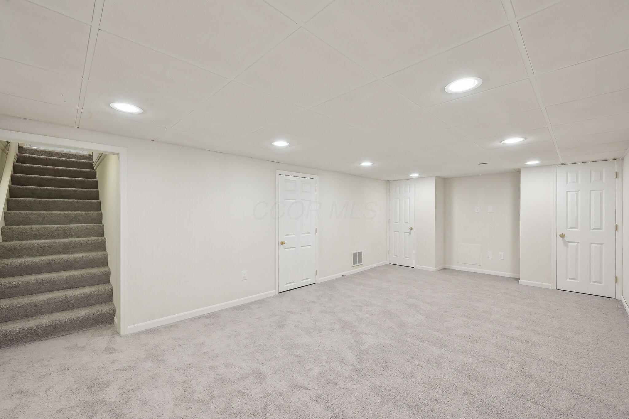 3883 Darbyshire Drive Property Photo 31