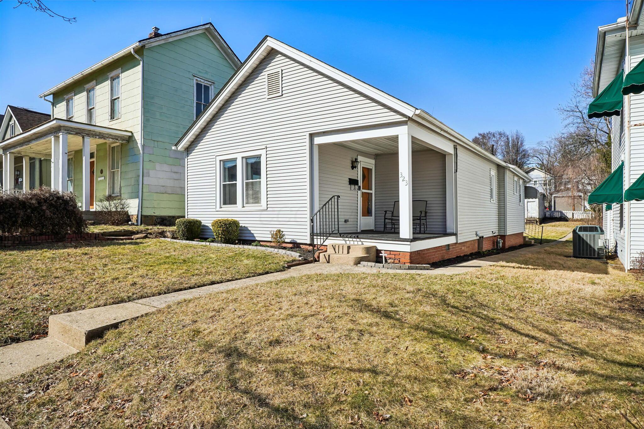 323 E Walnut Street Property Photo 1
