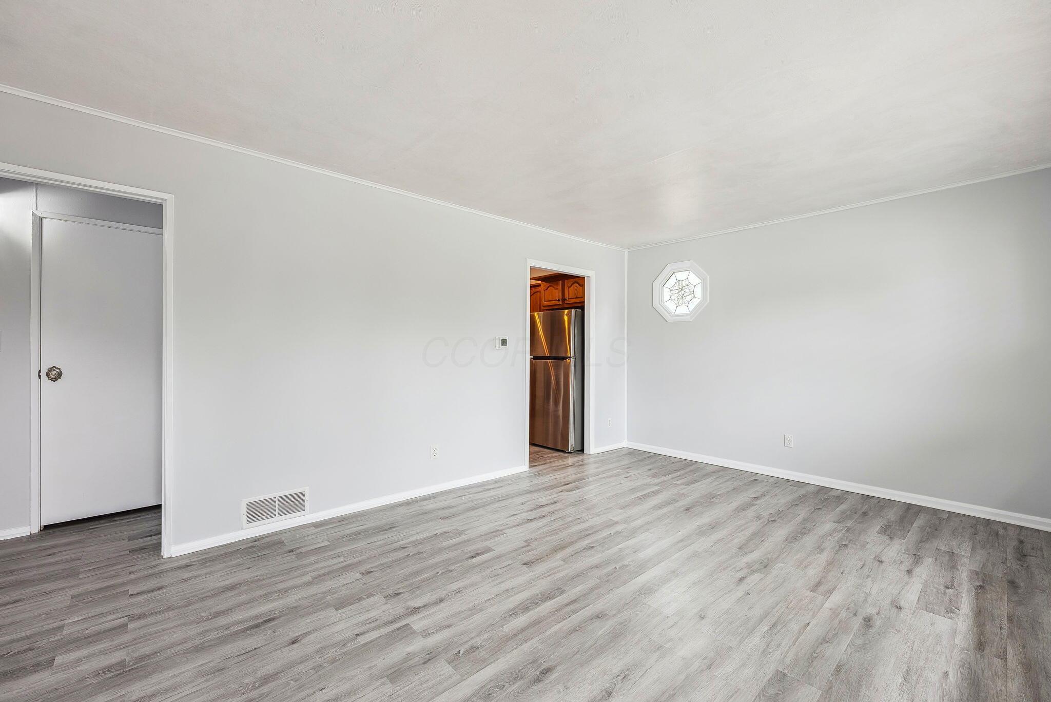 336 E Plum Street Property Photo 4