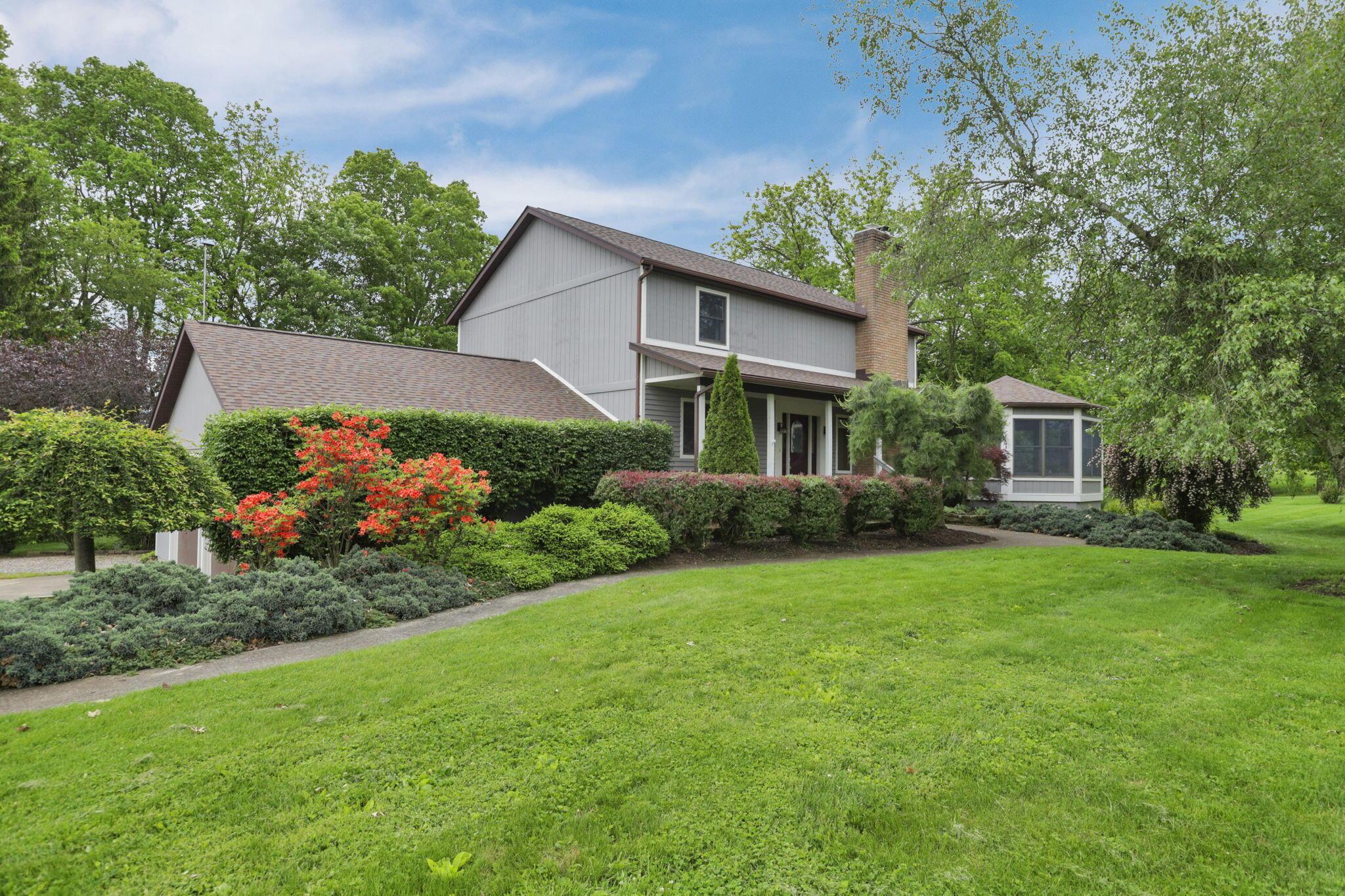 10800 Springwater Drive Property Photo 3