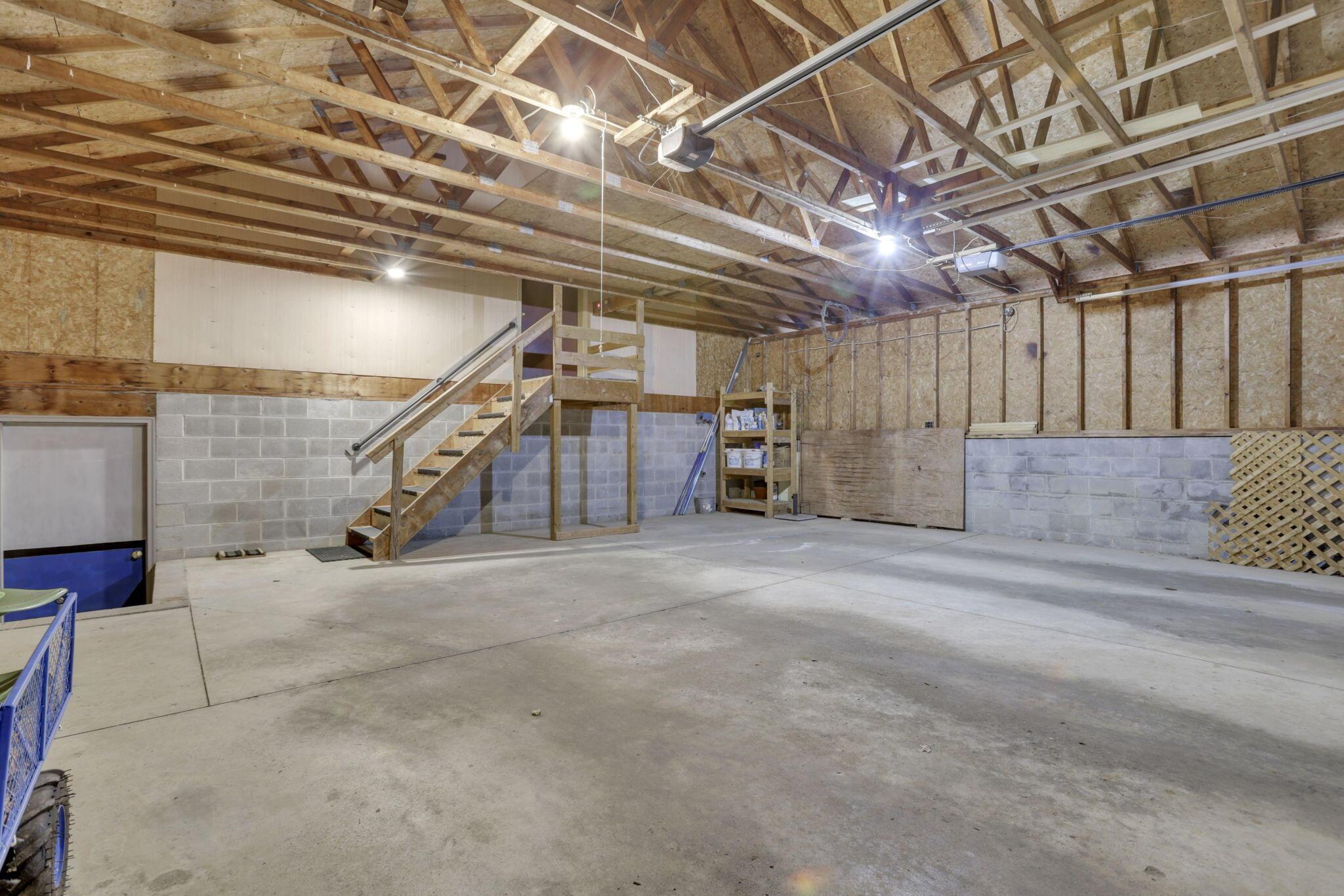 10800 Springwater Drive Property Photo 38
