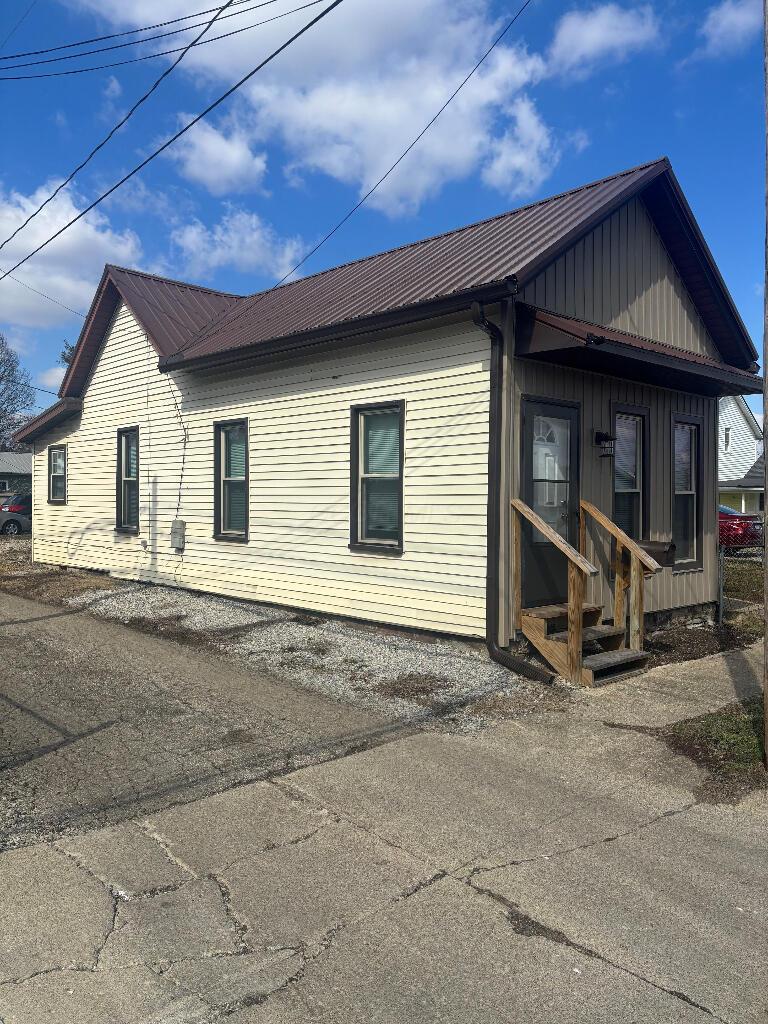 417 Clinton Street Property Photo 3