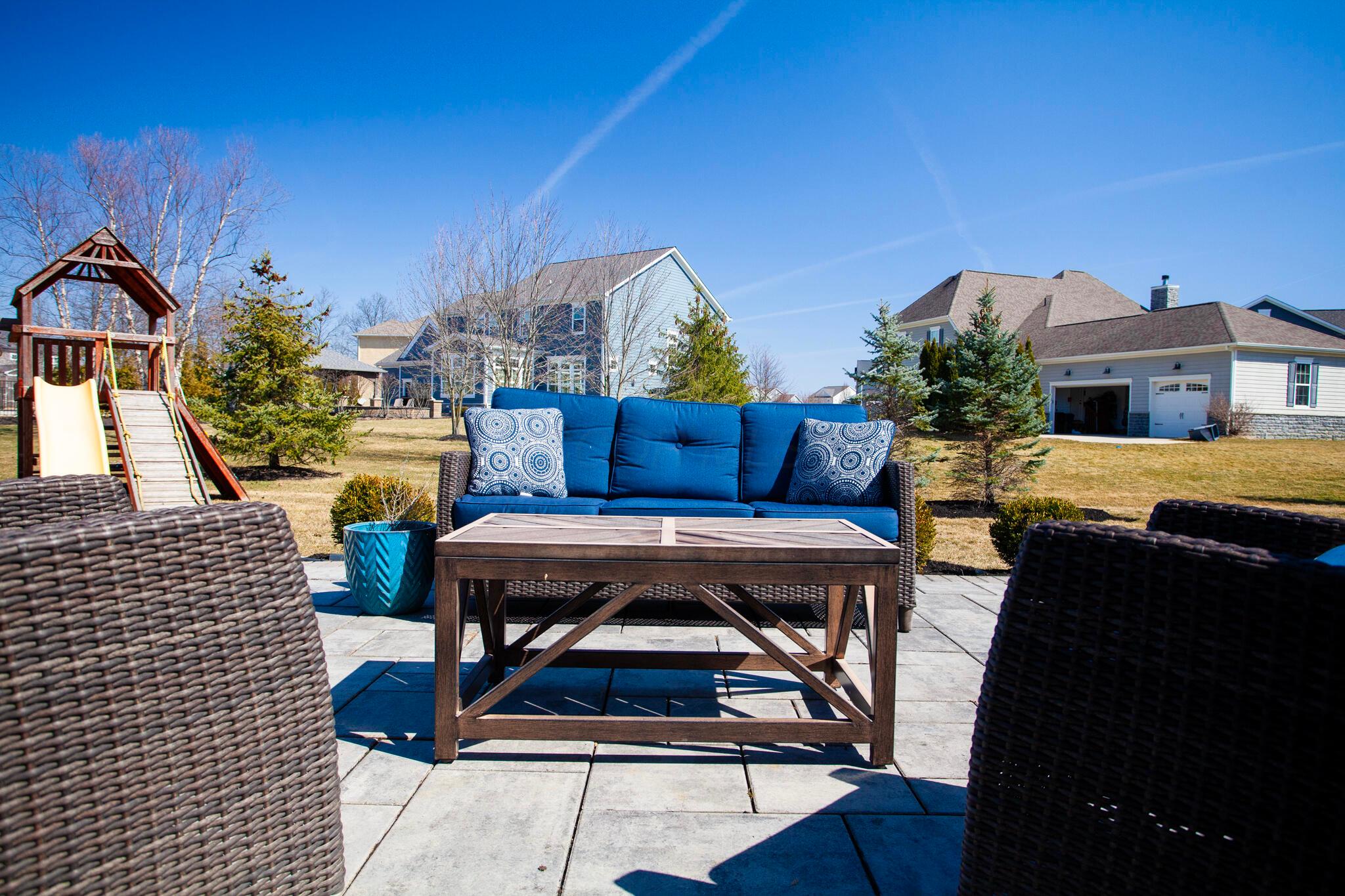 10652 Arrowwood Drive Property Photo 4