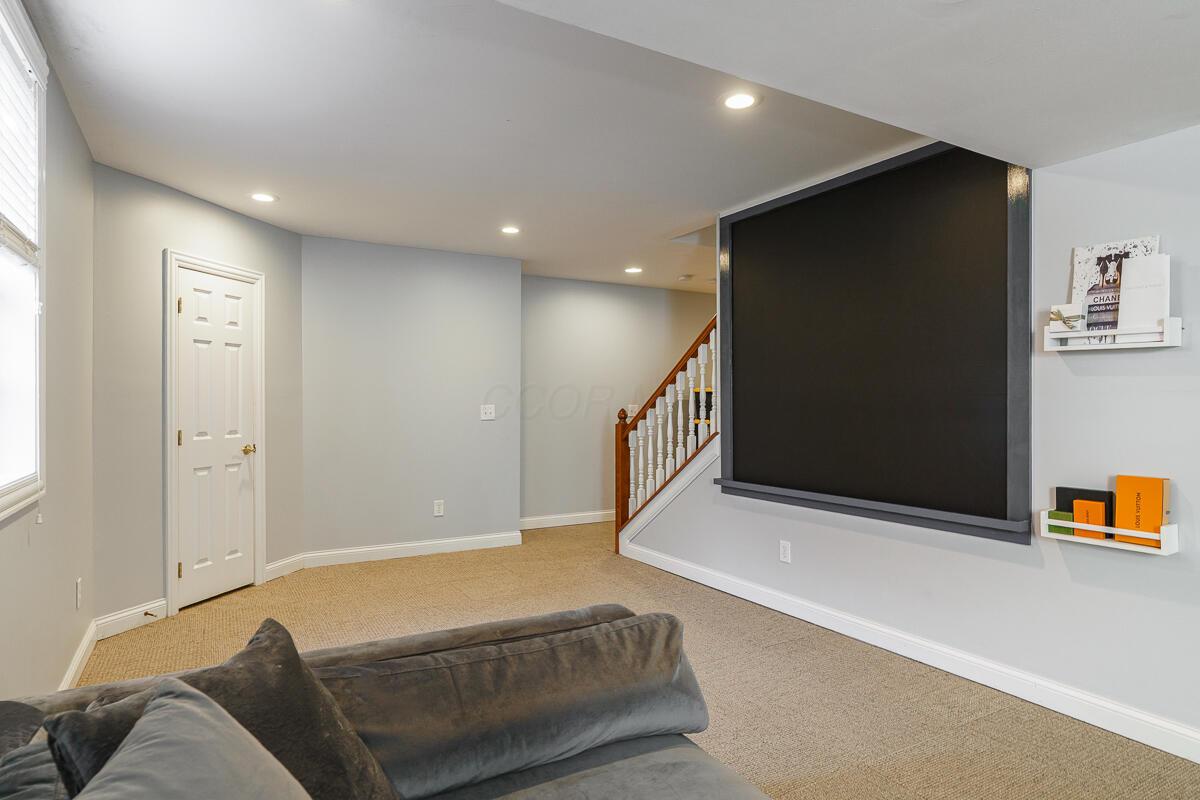 6892 Rosewell Lane Property Photo 45