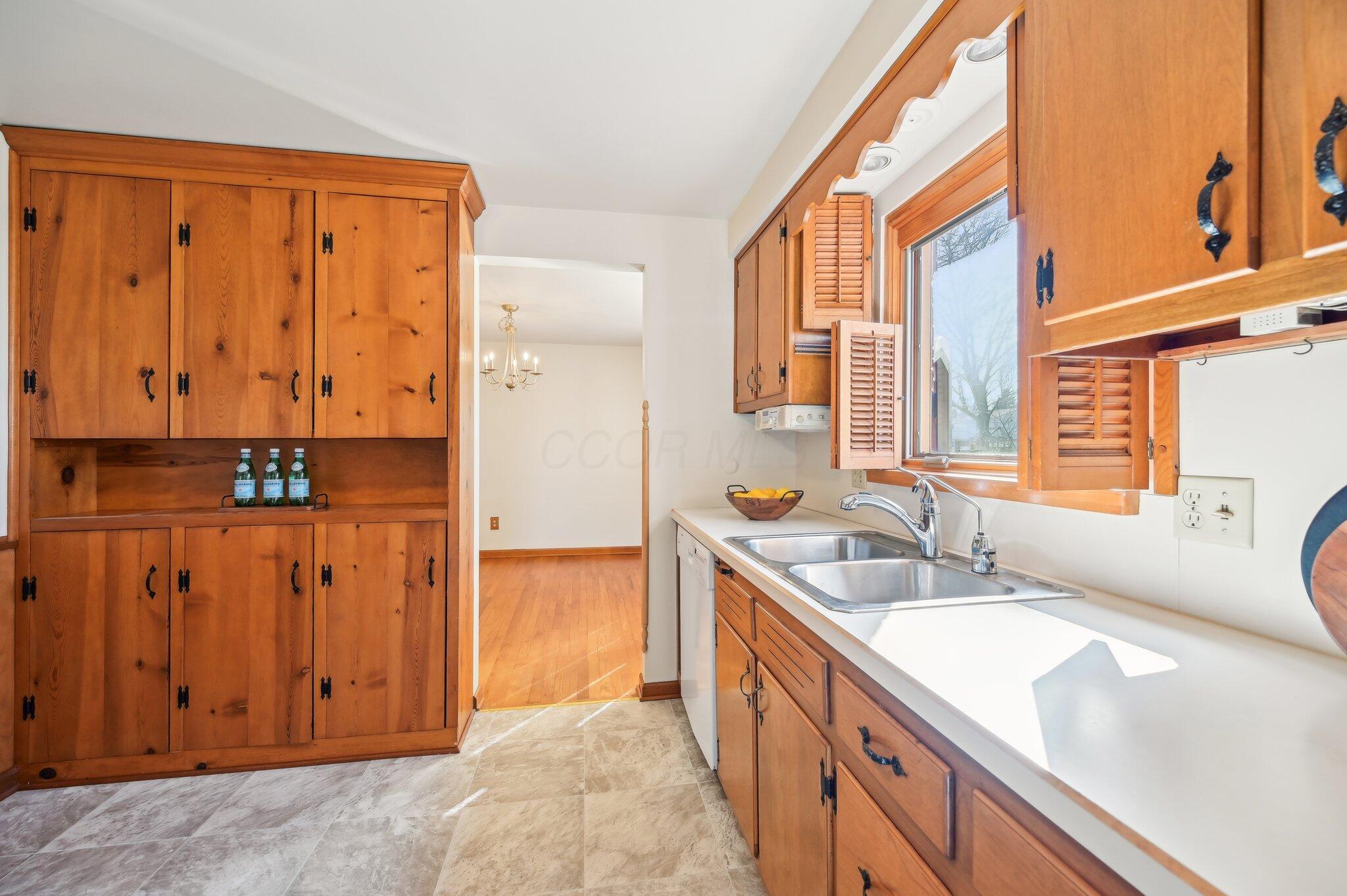81 Fairdale Avenue Property Photo 10