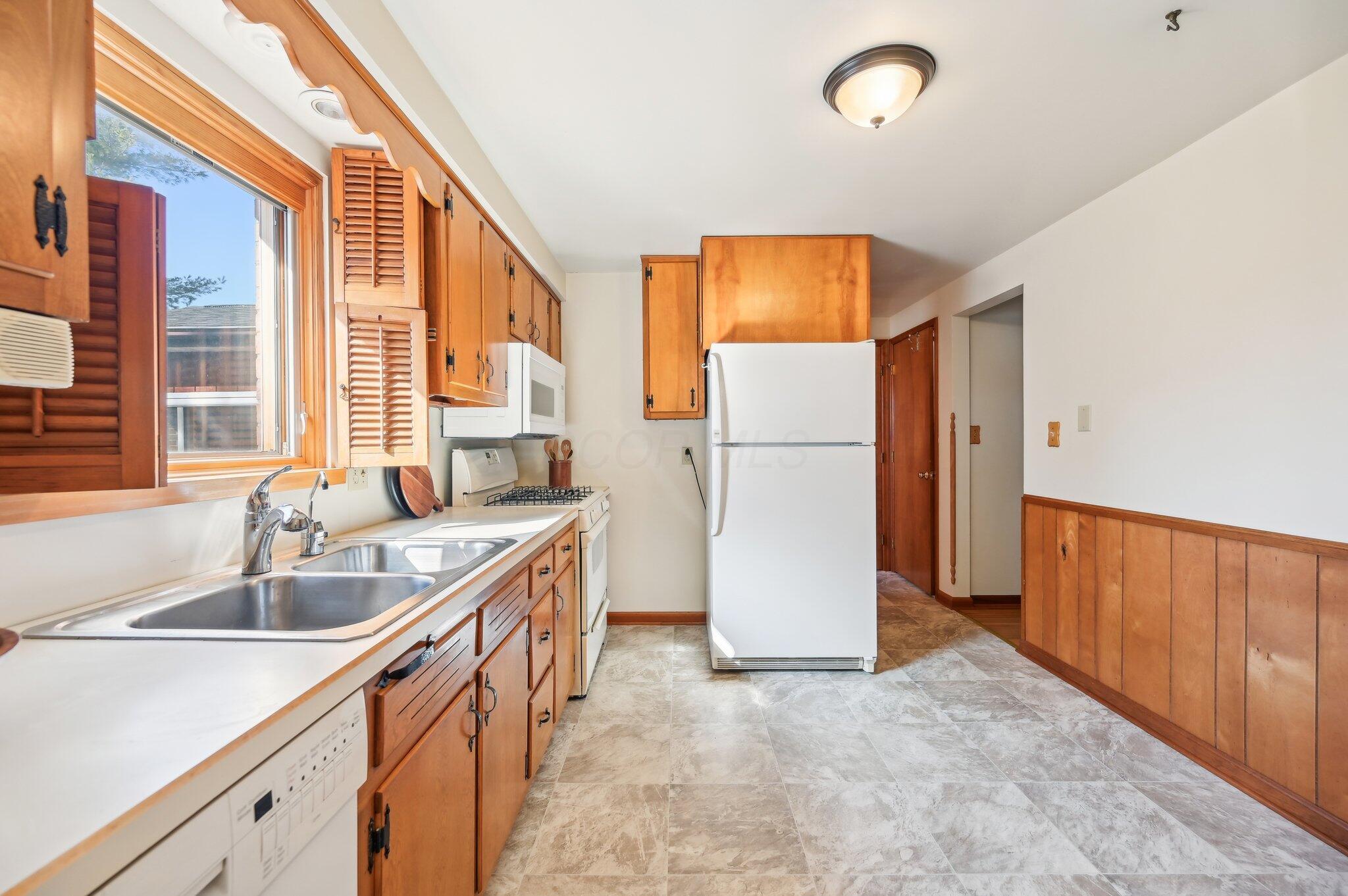 81 Fairdale Avenue Property Photo 11