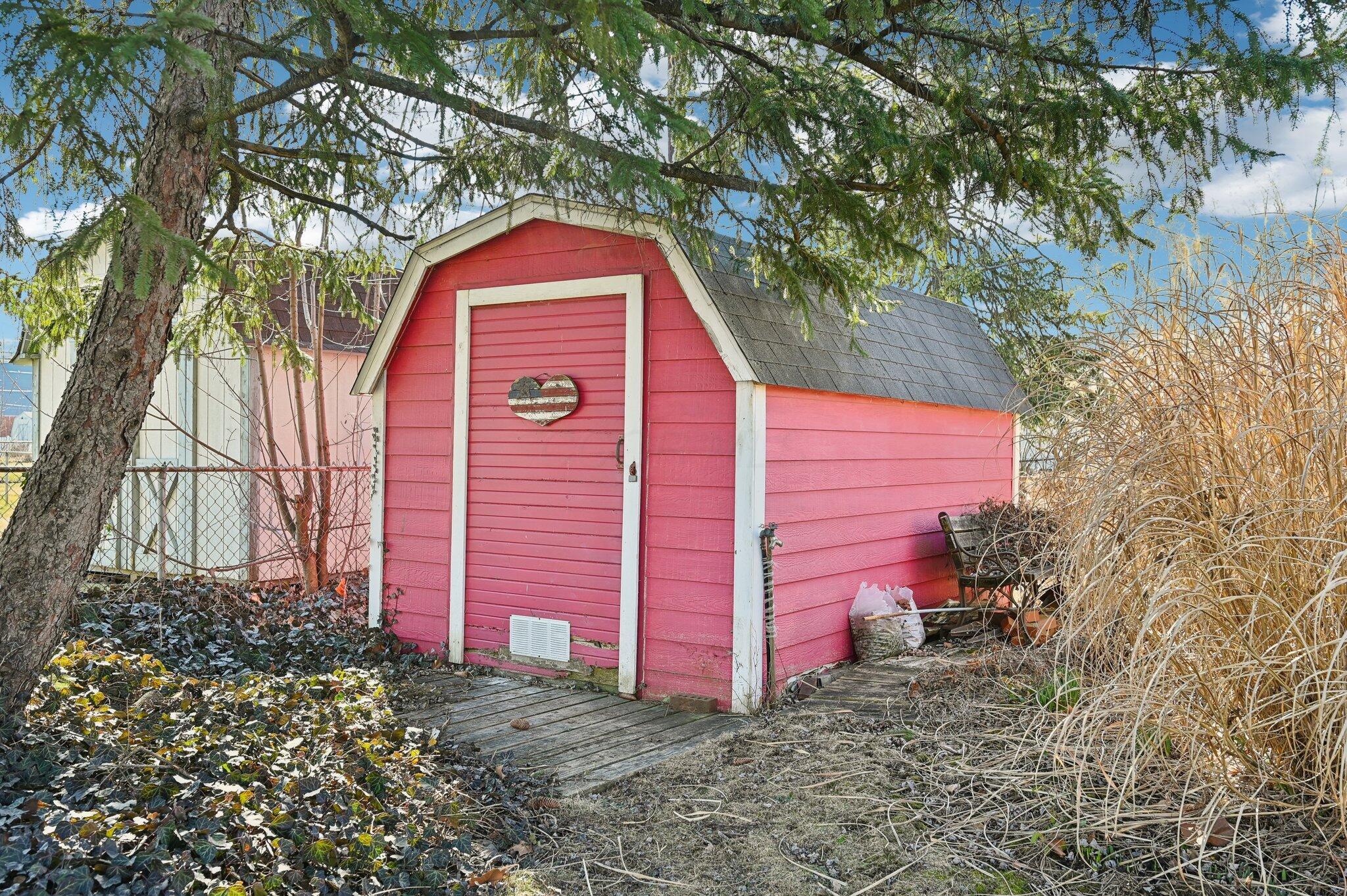 81 Fairdale Avenue Property Photo 33
