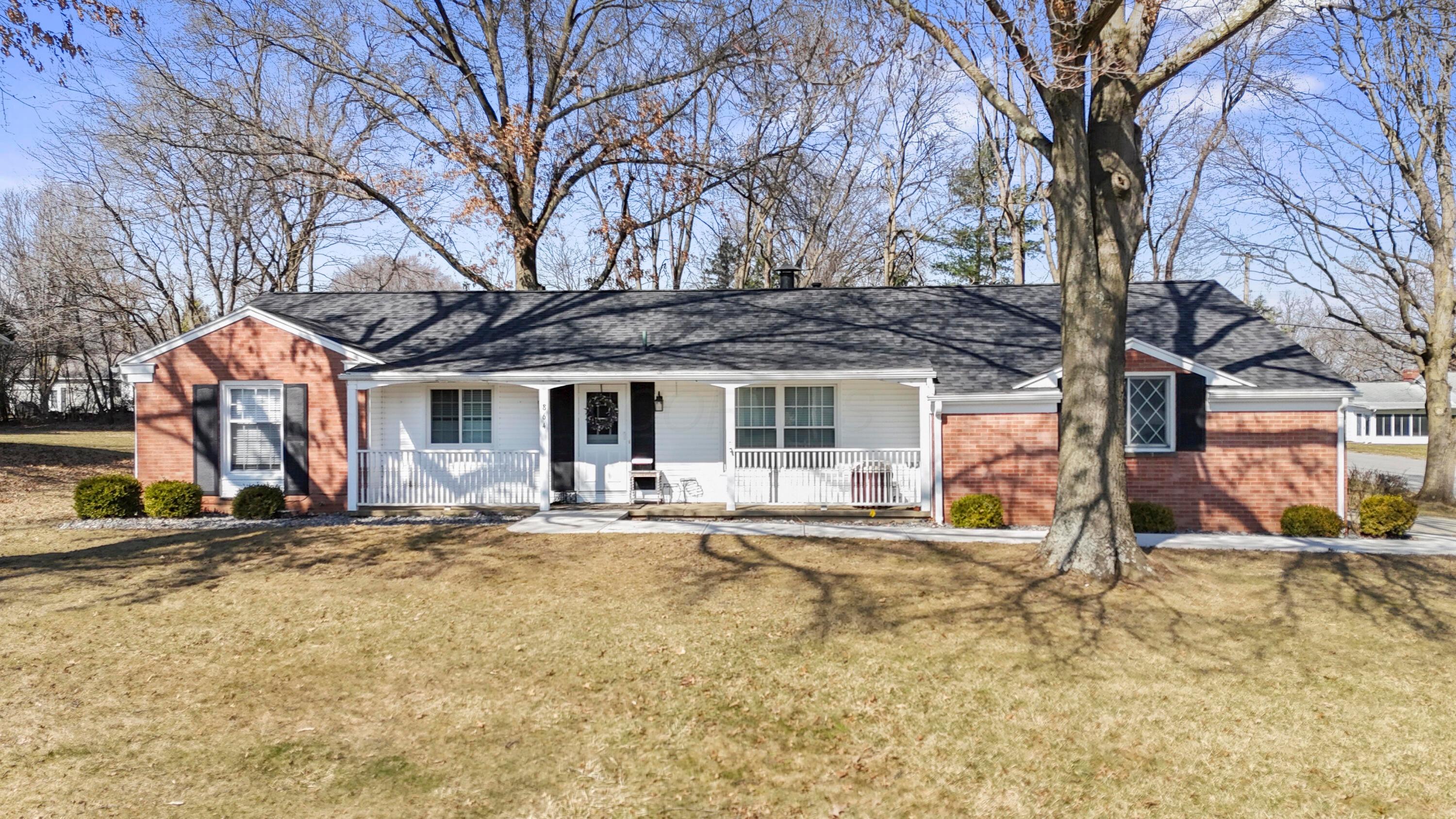 864 Country Club Lane Property Photo