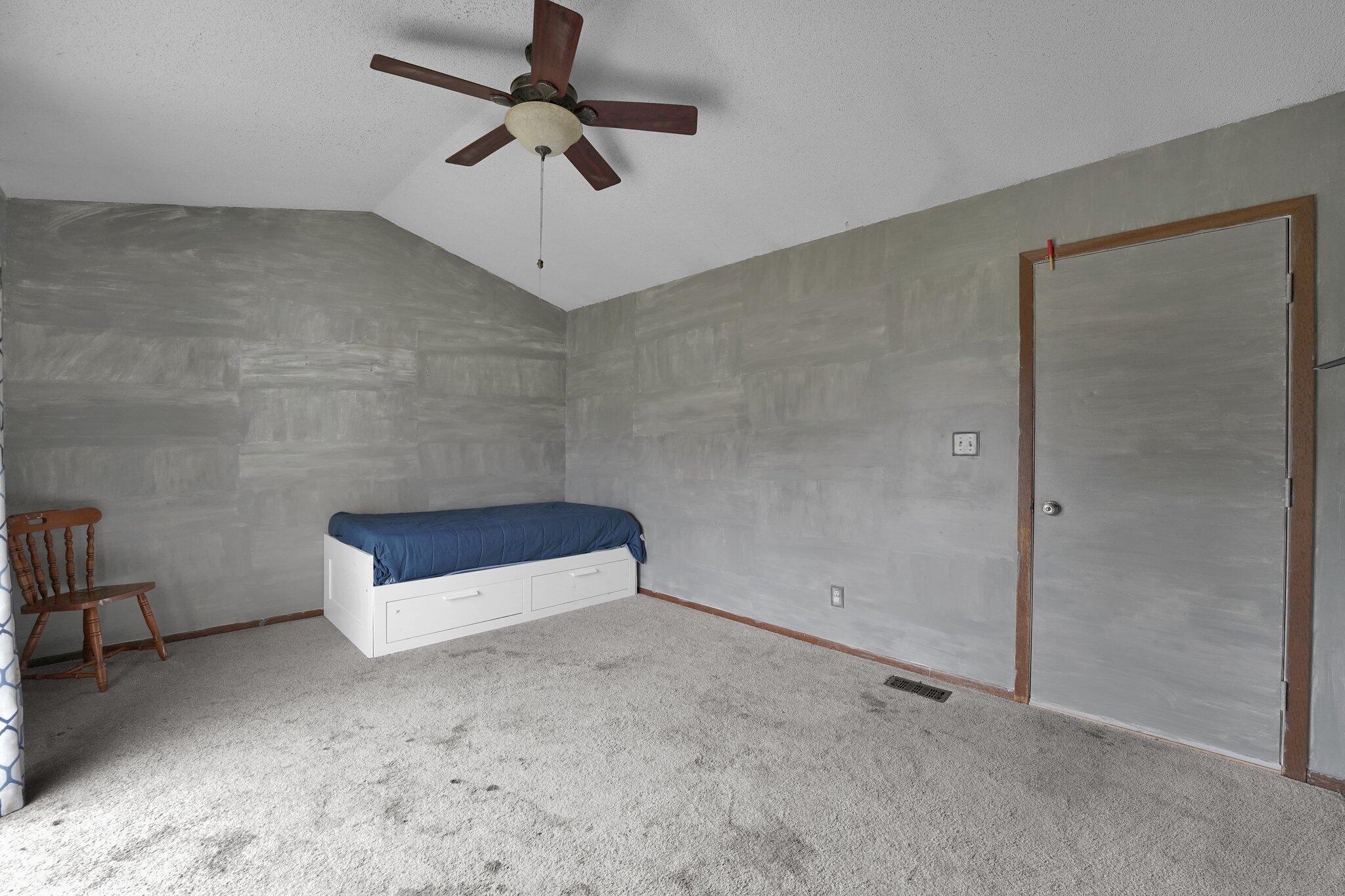 5850 Meadowhurst Way Property Photo 11