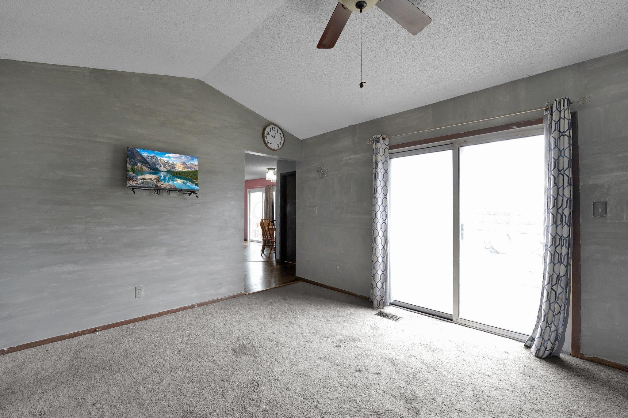 5850 Meadowhurst Way Property Photo 12
