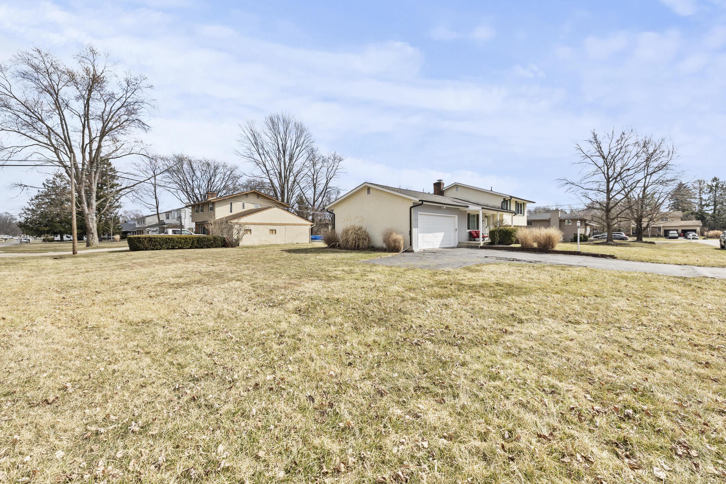 4520 Astral Drive Property Photo 3