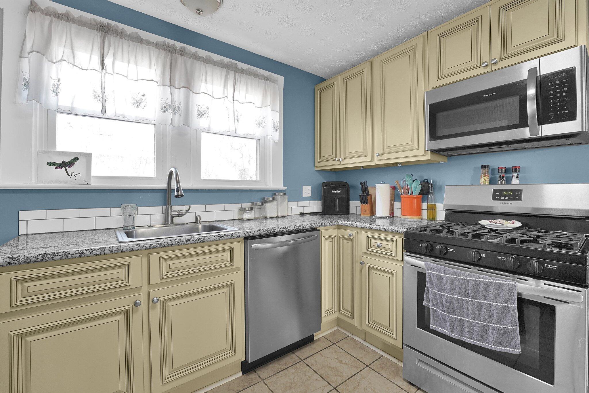 124 Hampton Place Property Photo 10