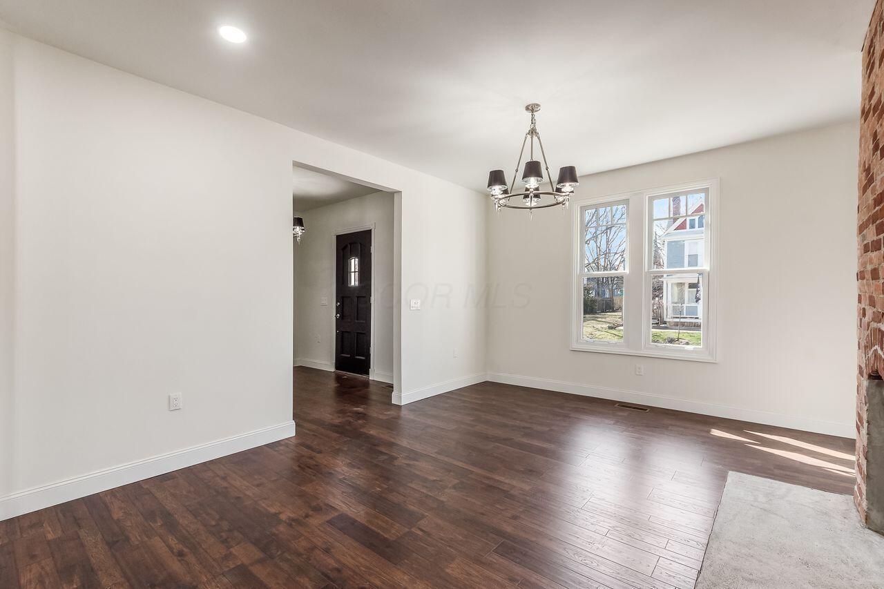 664 Oakwood Avenue Property Photo 9