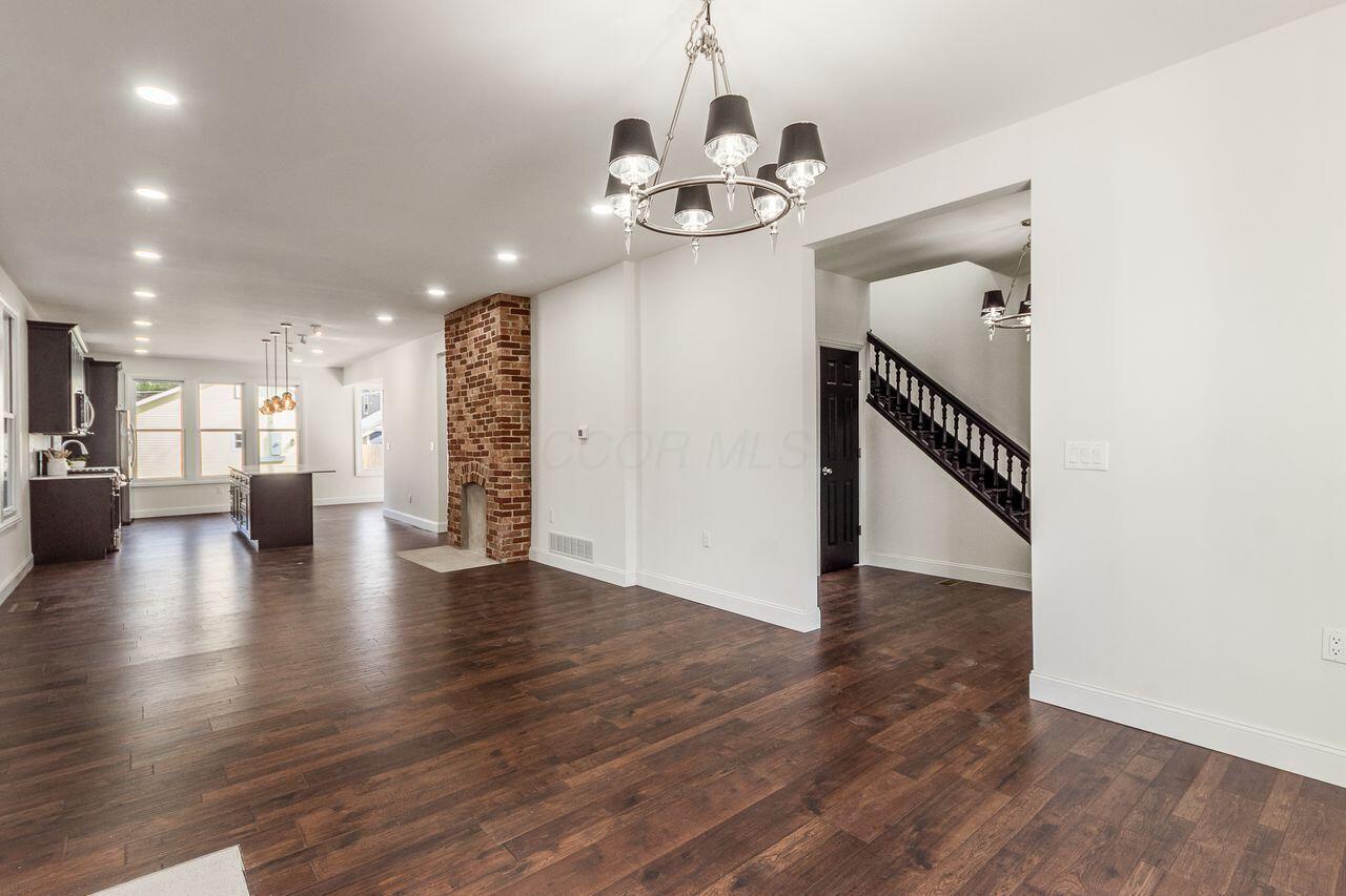 664 Oakwood Avenue Property Photo 10