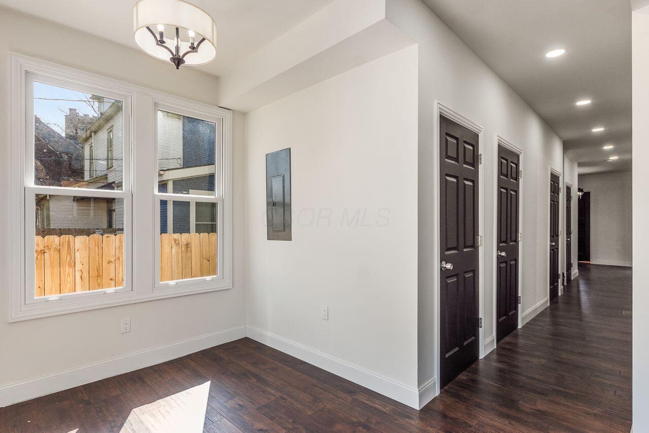 664 Oakwood Avenue Property Photo 23