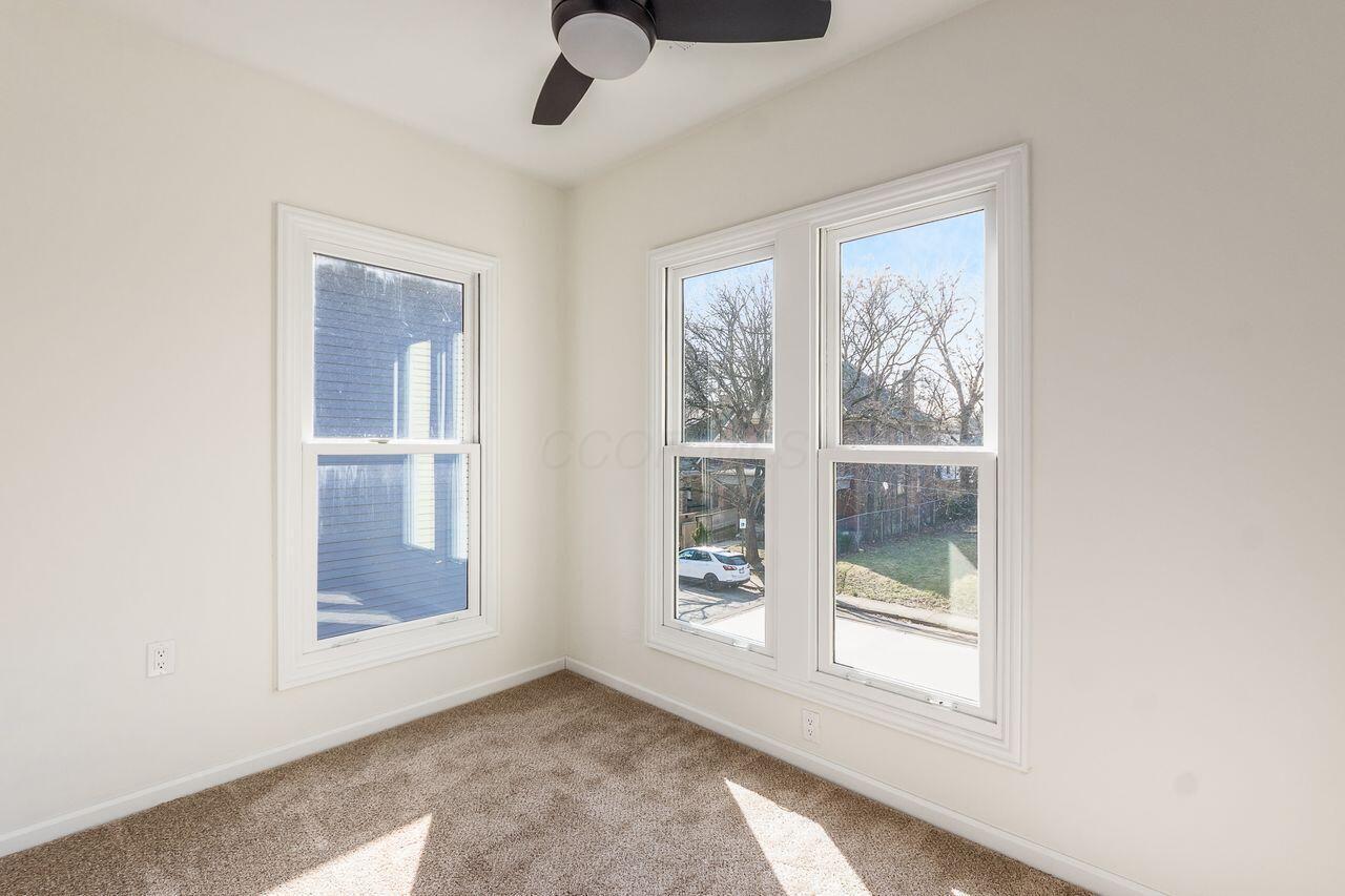 664 Oakwood Avenue Property Photo 29