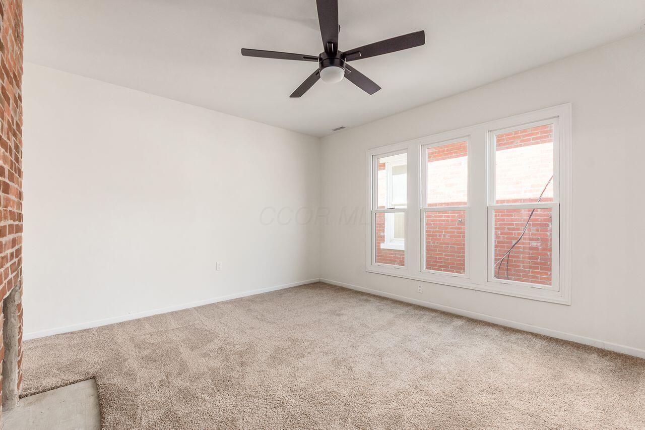 664 Oakwood Avenue Property Photo 35