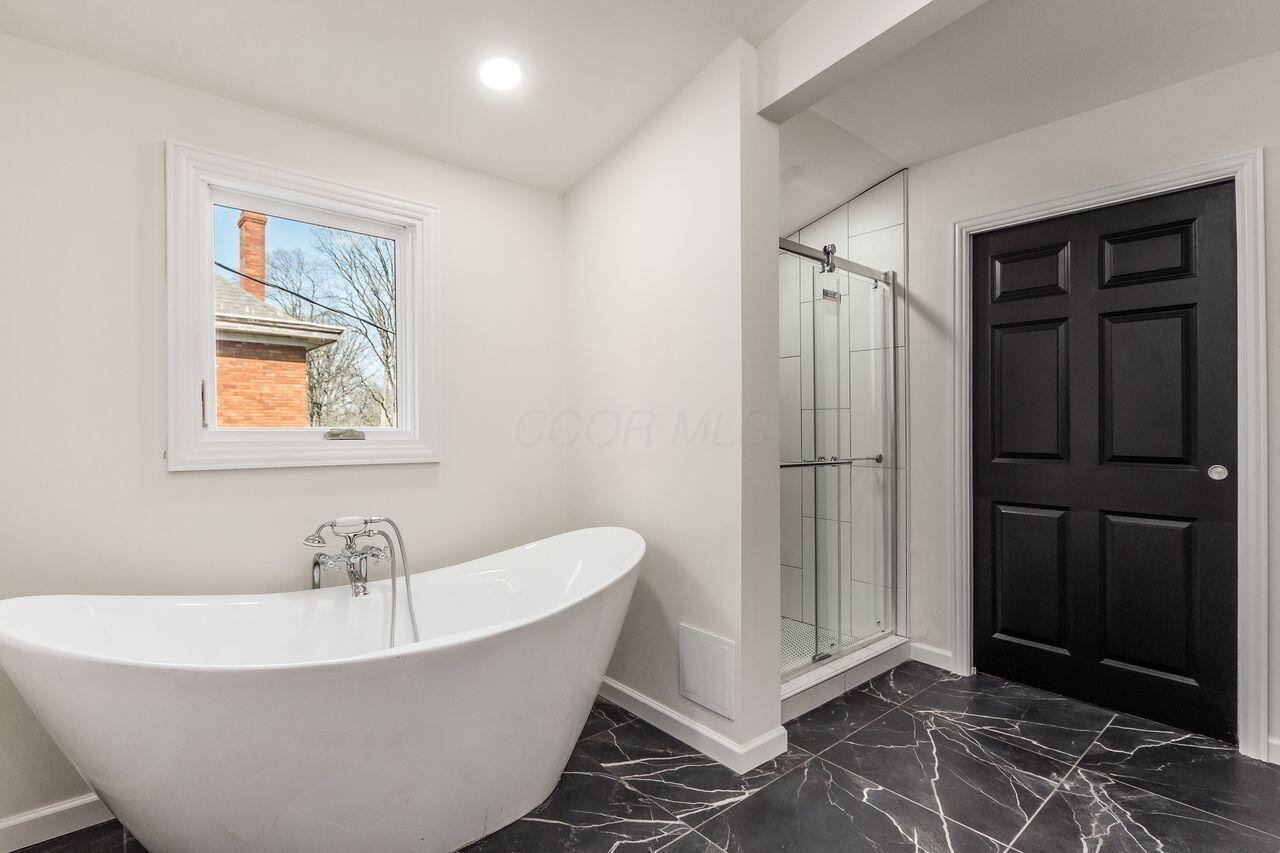 664 Oakwood Avenue Property Photo 39