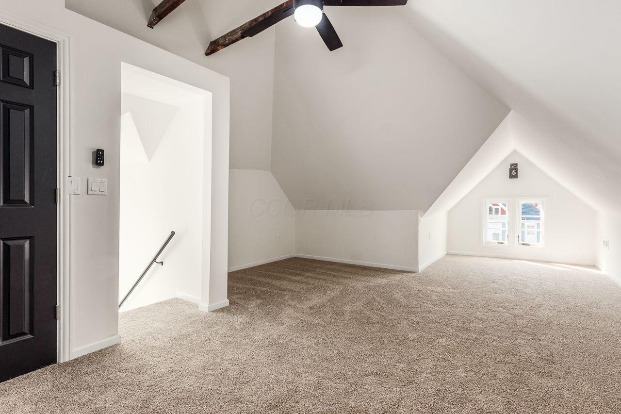 664 Oakwood Avenue Property Photo 41