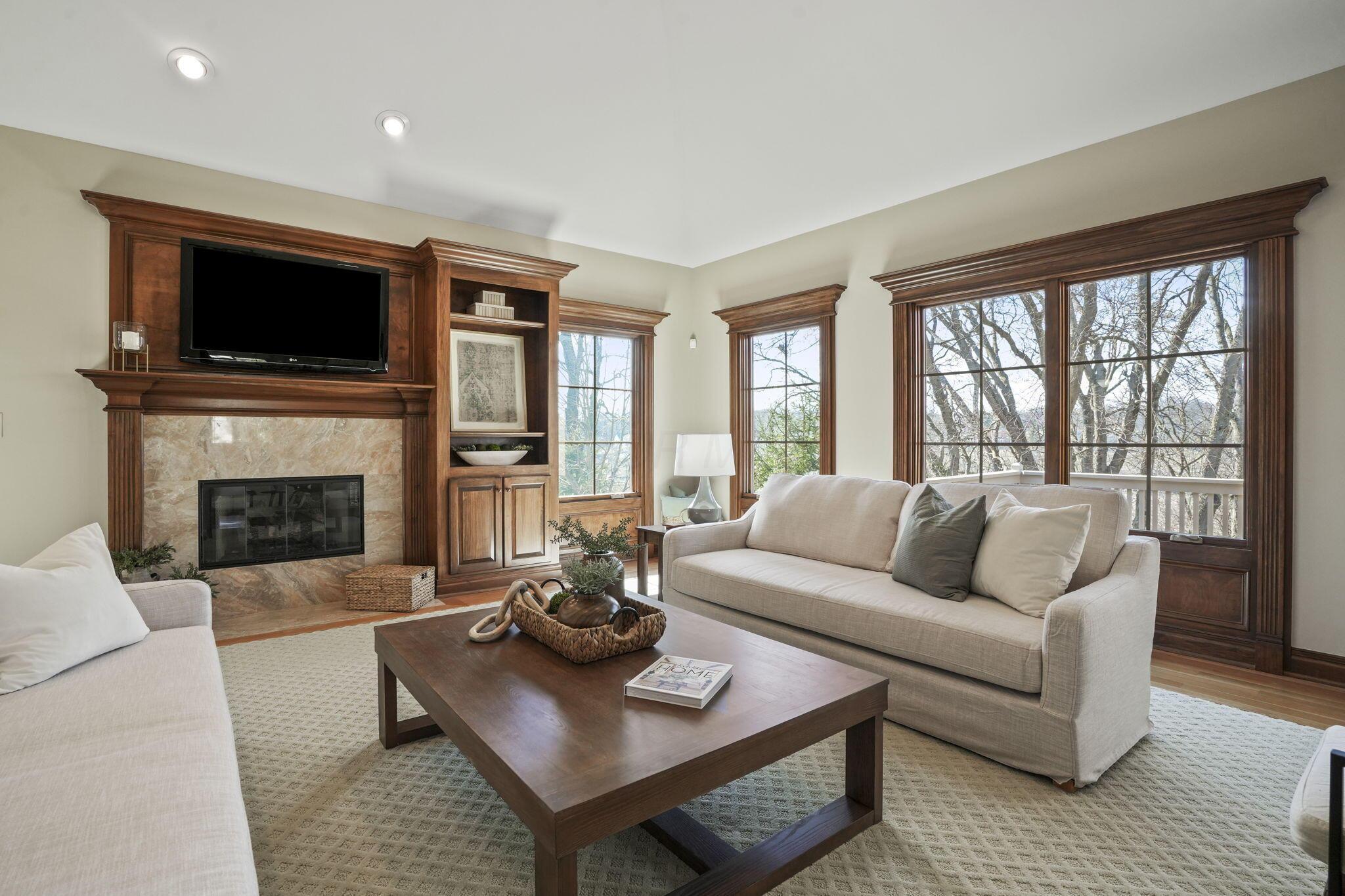 5869 Dyrham Park Property Photo 11