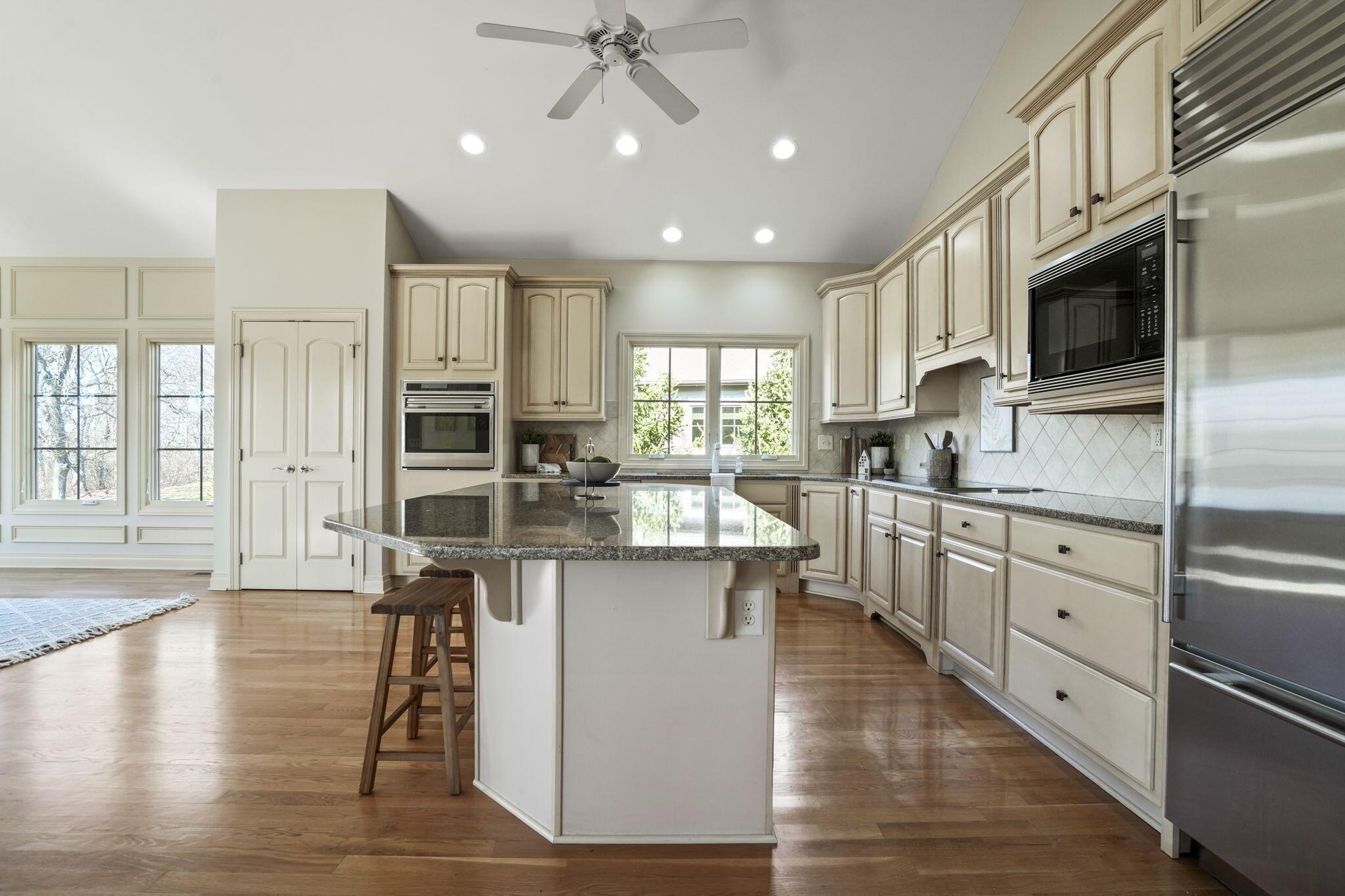 5869 Dyrham Park Property Photo 15