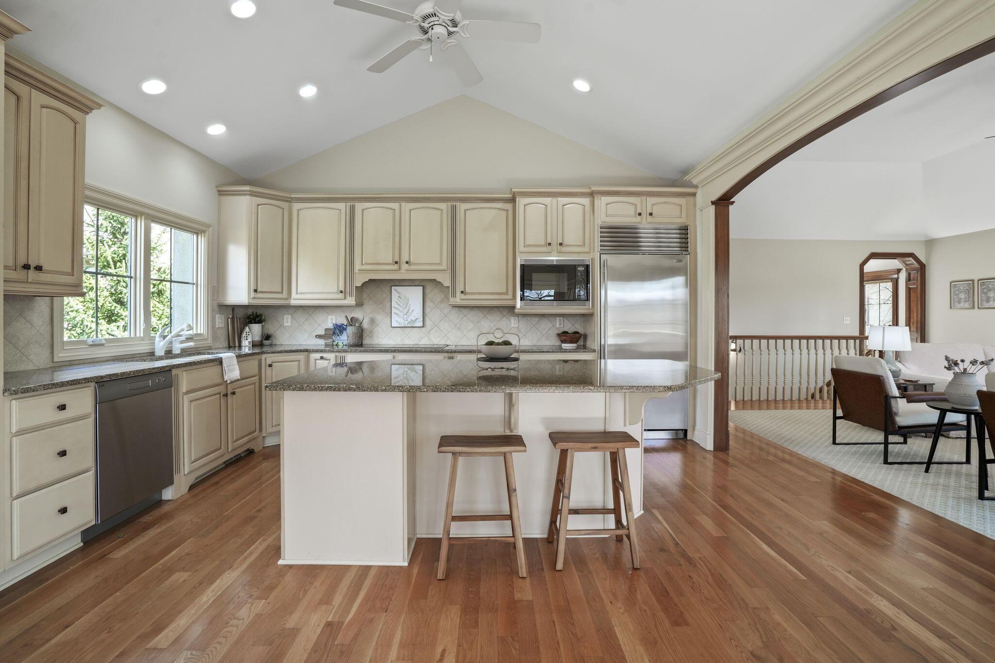 5869 Dyrham Park Property Photo 28
