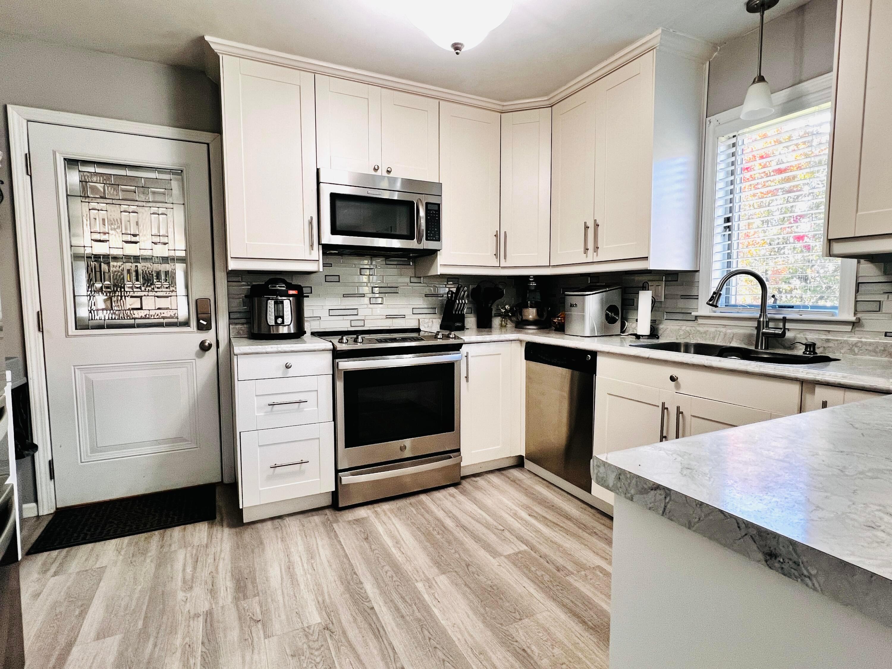 15885 Pleasant View Road Property Photo 11