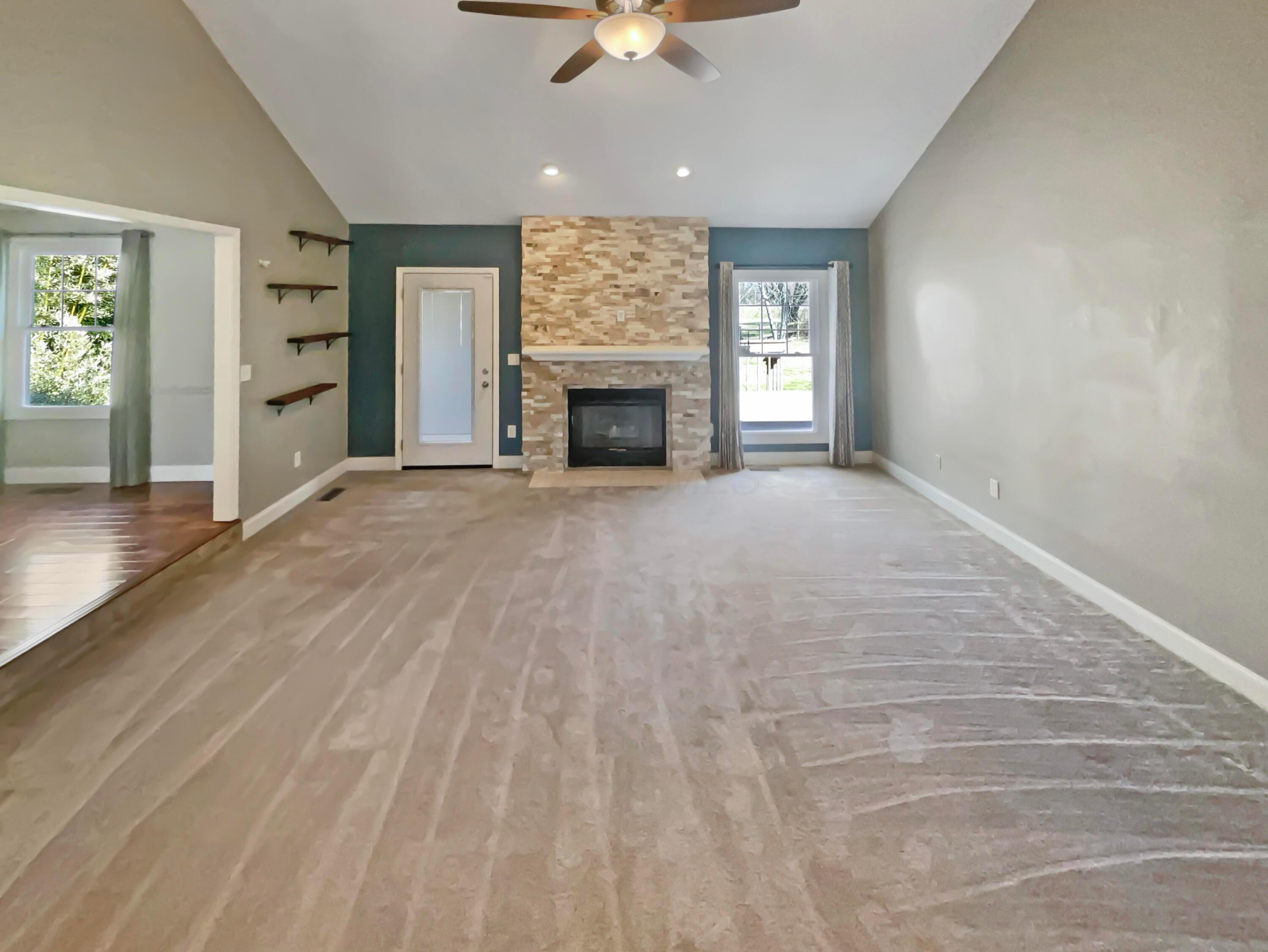 4860 Apple Grove Court Property Photo 3