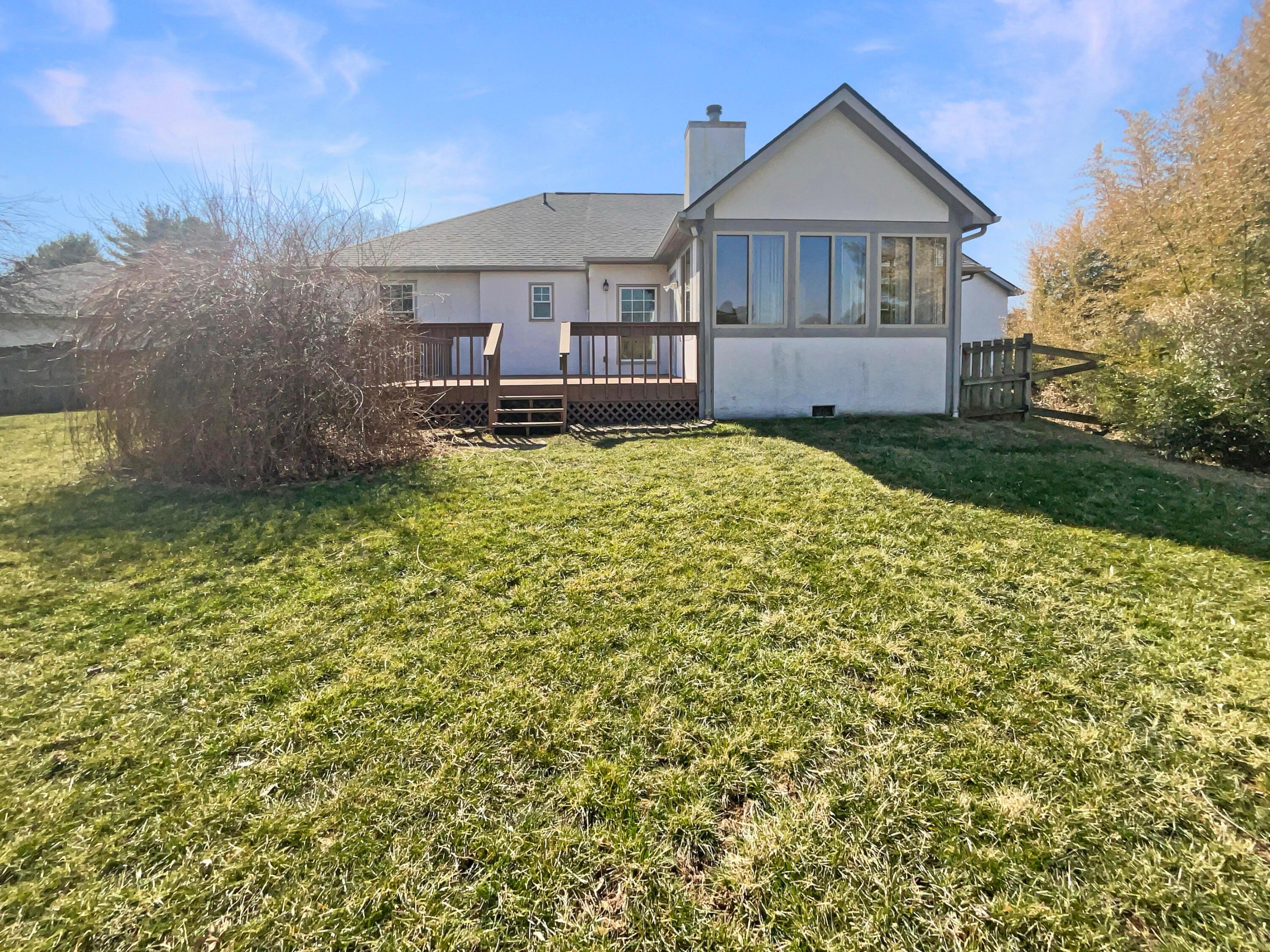 4860 Apple Grove Court Property Photo 8