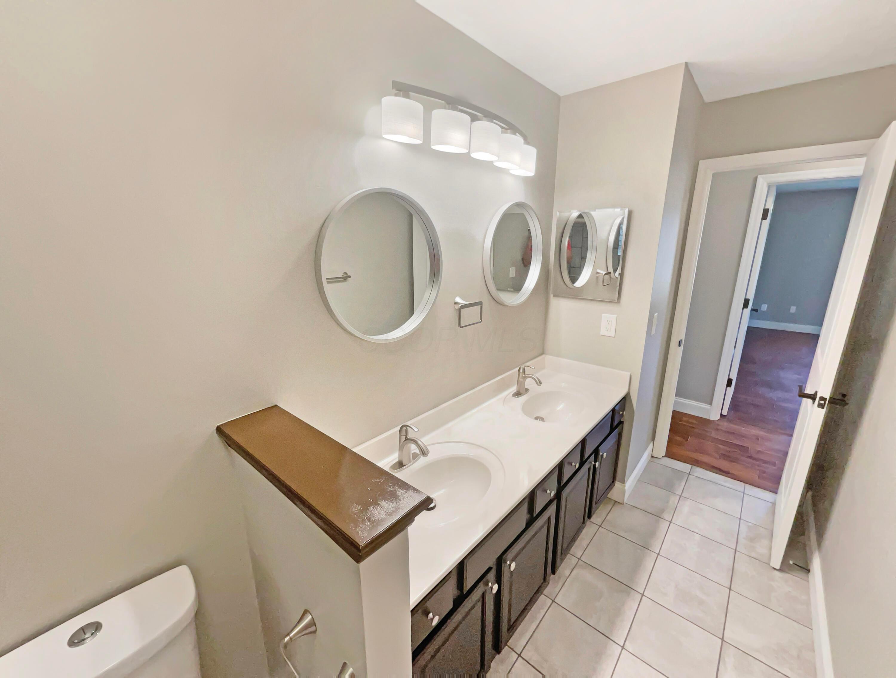 4860 Apple Grove Court Property Photo 17