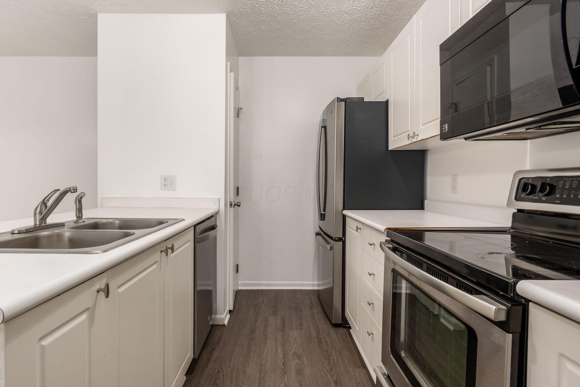 4649 Parrau Drive, 68e Property Photo 9