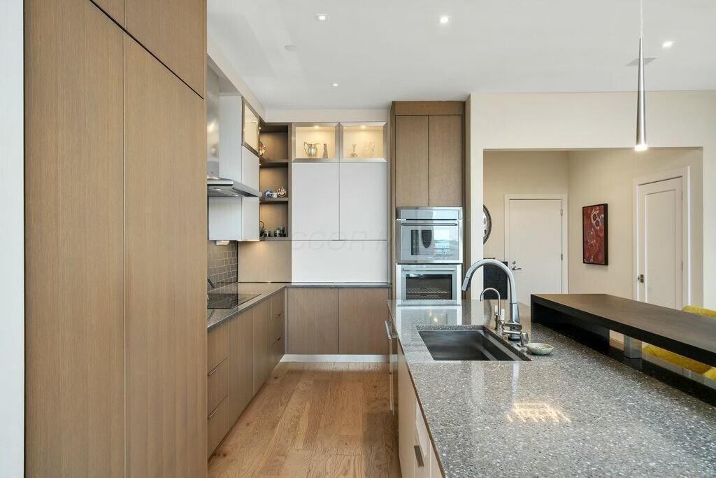 300 W Spring Street, 703 Property Photo 8