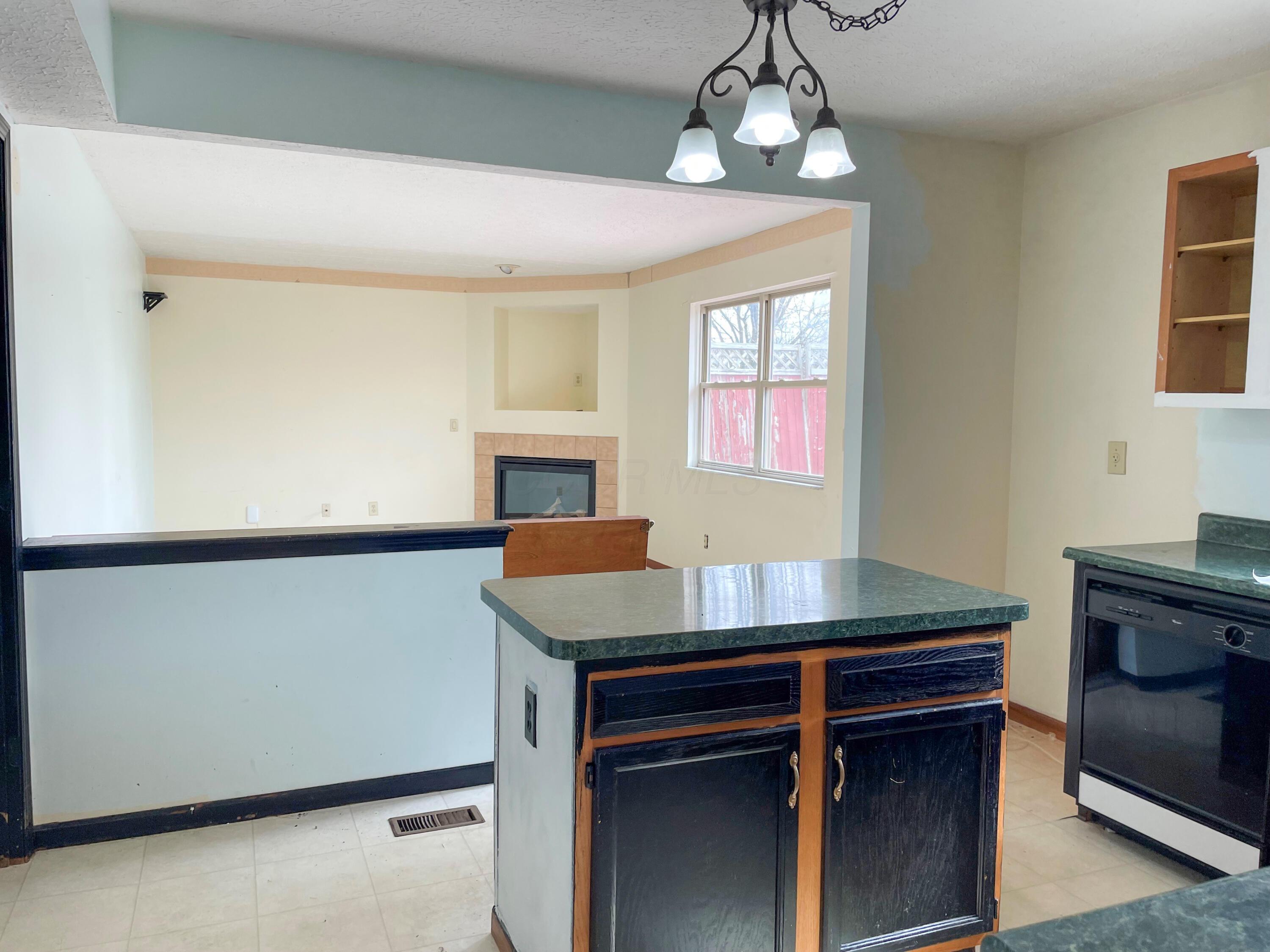 1052 E Margate Circle Property Photo 8