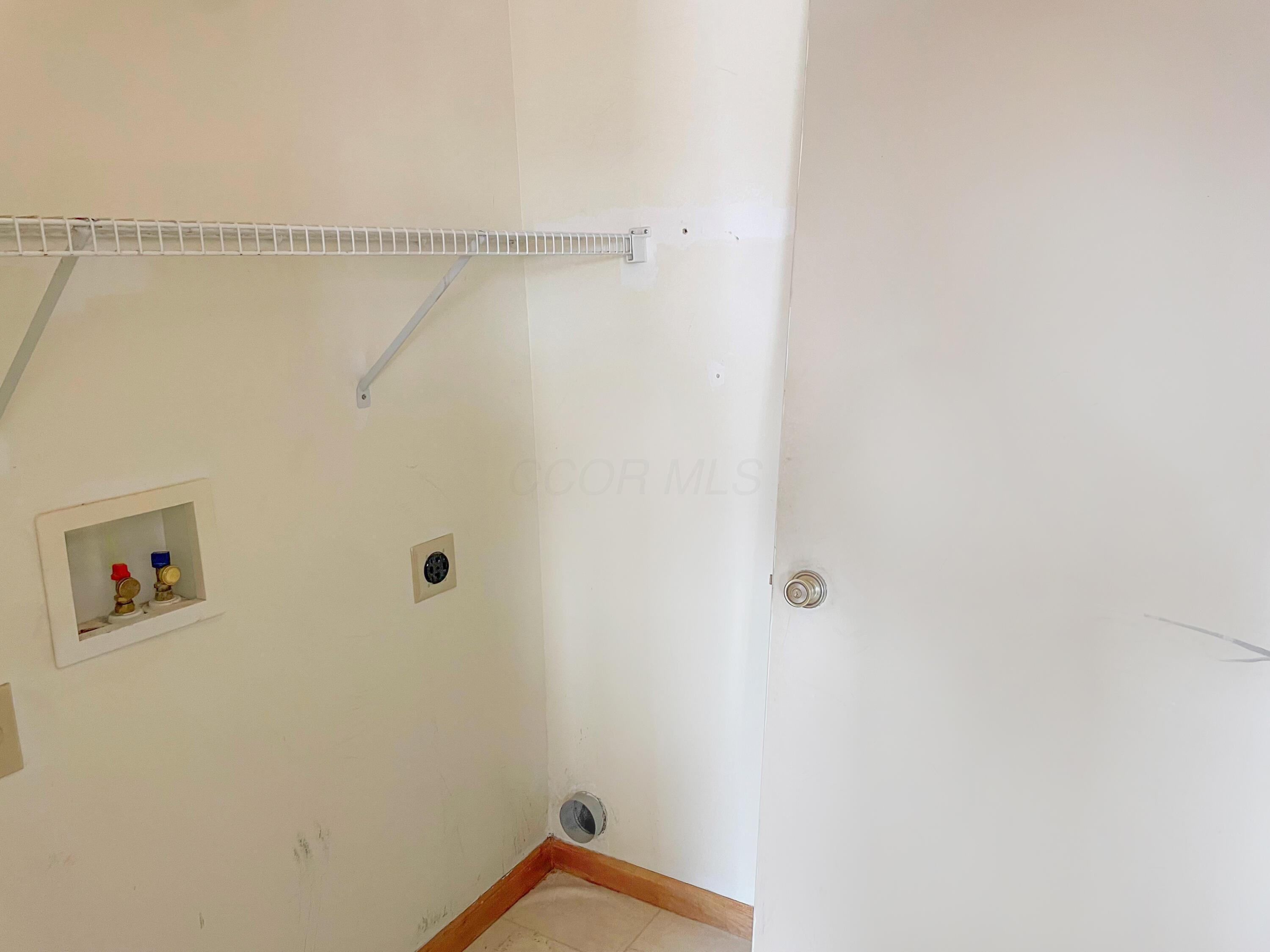 1052 E Margate Circle Property Photo 10