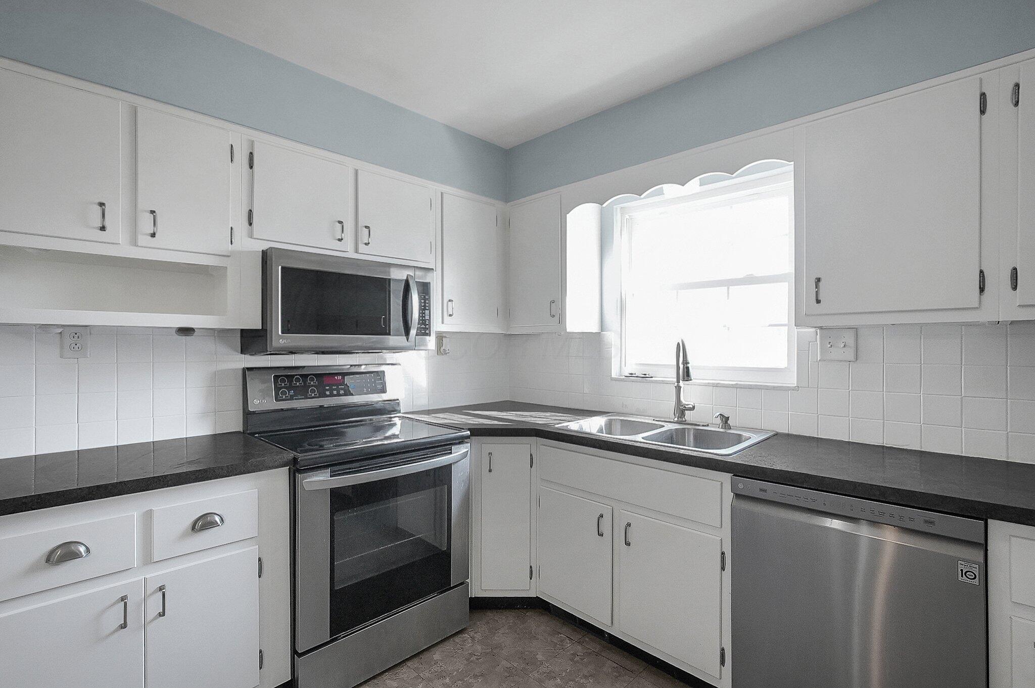 807 N Eastwood Avenue Property Photo 6