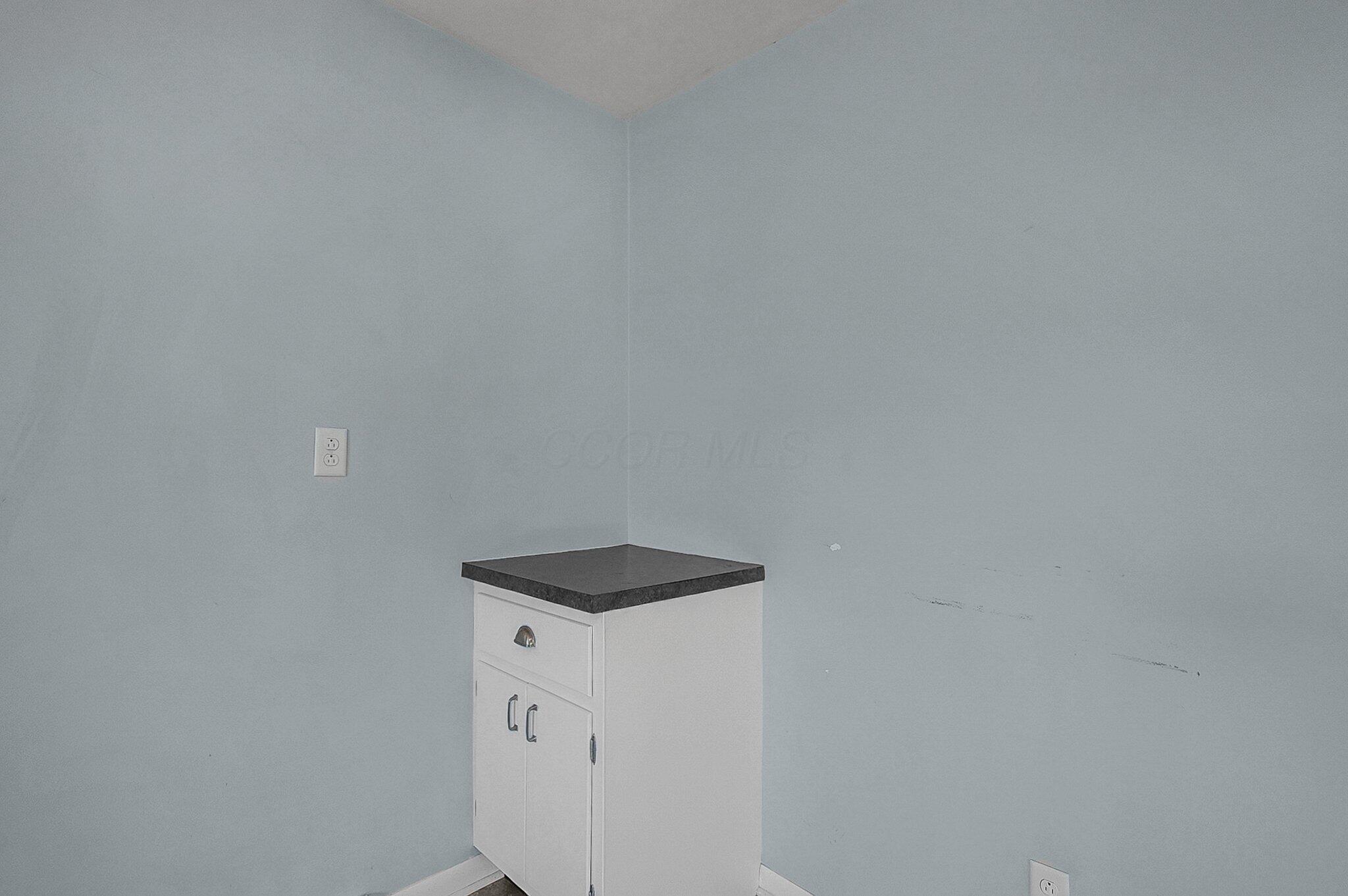 807 N Eastwood Avenue Property Photo 9