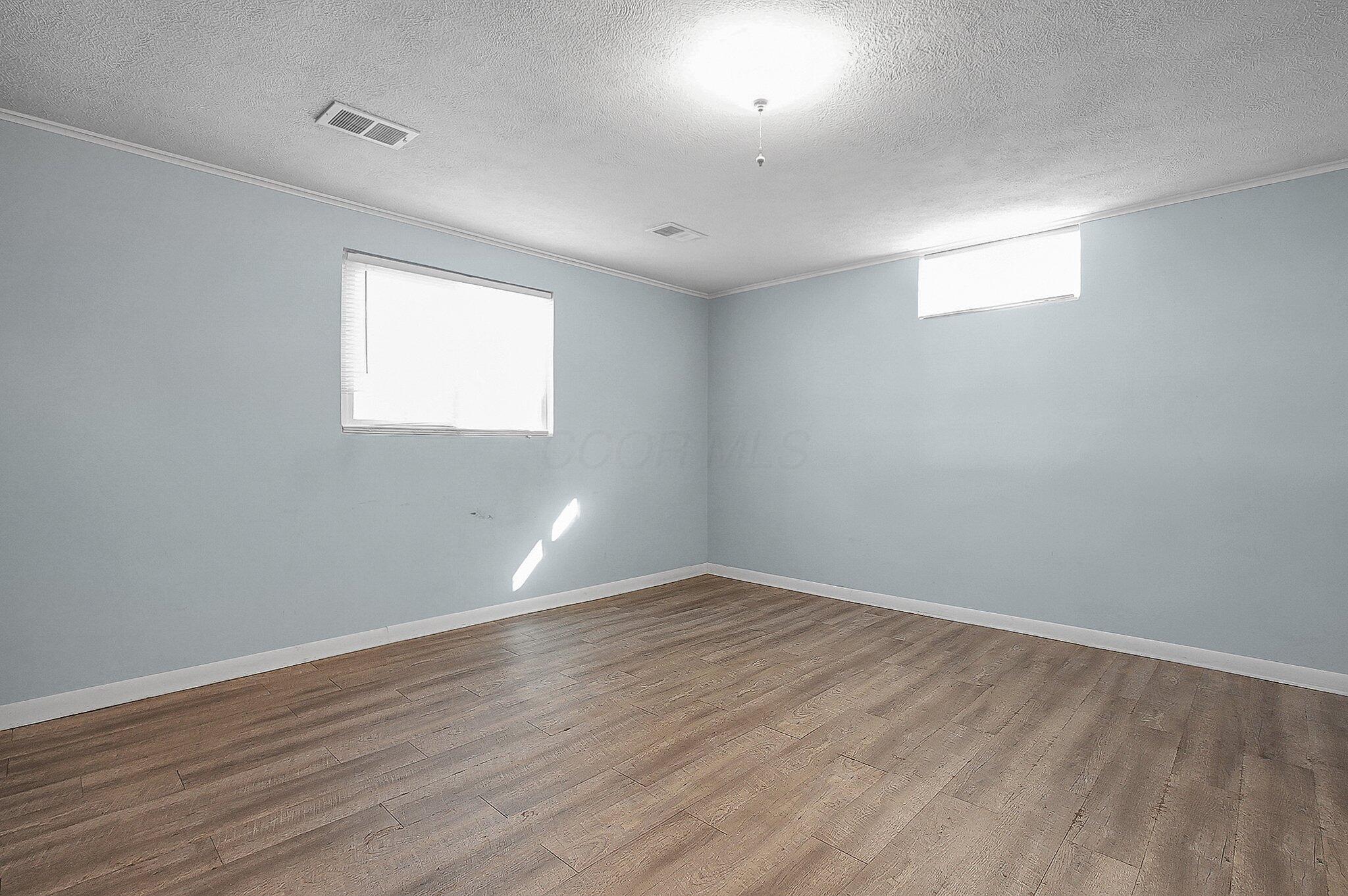 807 N Eastwood Avenue Property Photo 17