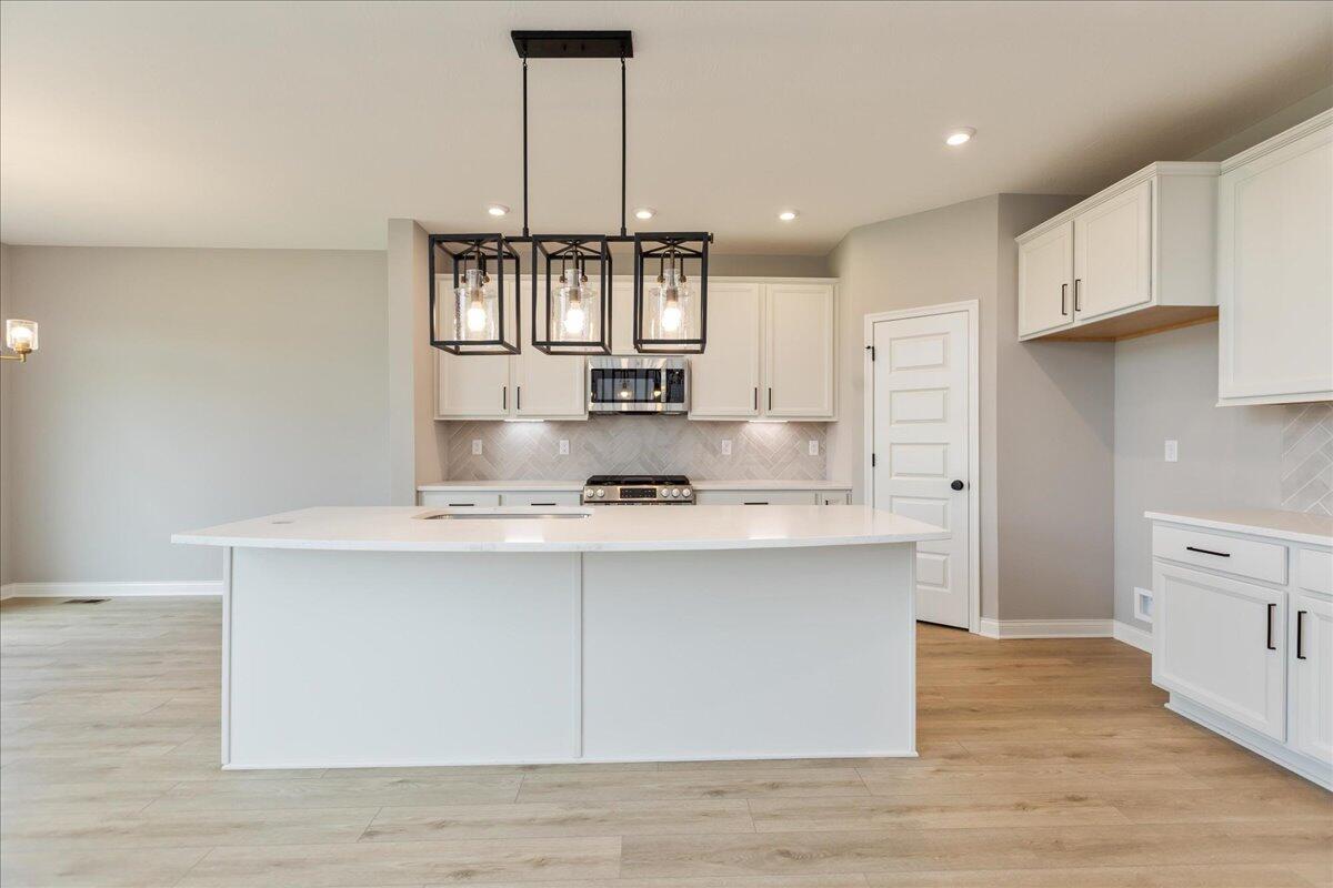 8280 Daylily Drive Property Photo 5