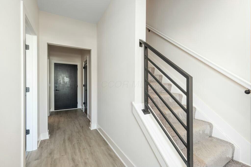 1095 Franklin Avenue Property Photo 2