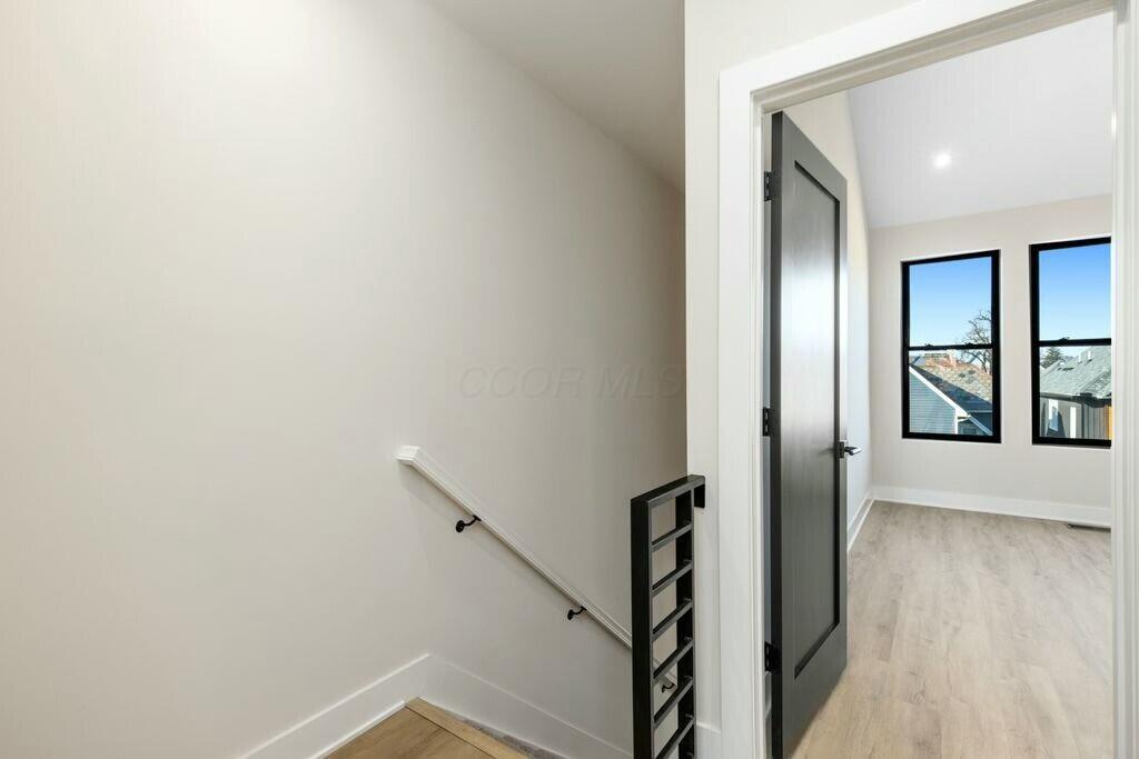 1095 Franklin Avenue Property Photo 11