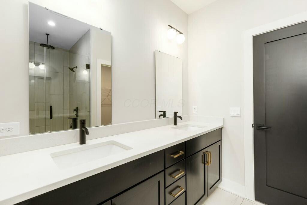 1095 Franklin Avenue Property Photo 14