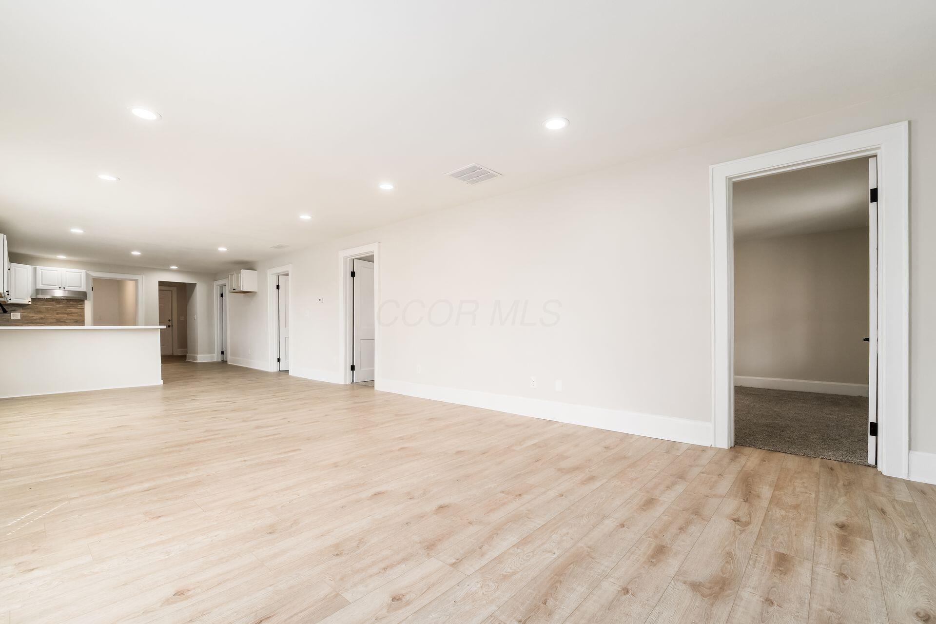 1016 Center Street Property Photo 5